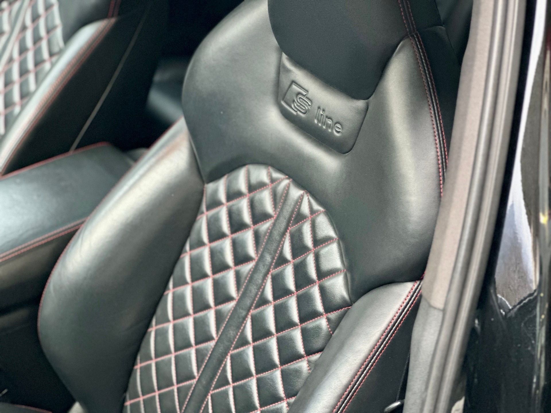 AUDI A6 Avant 3.0 BiTDI V6 qu. competition tiptronic-image-21