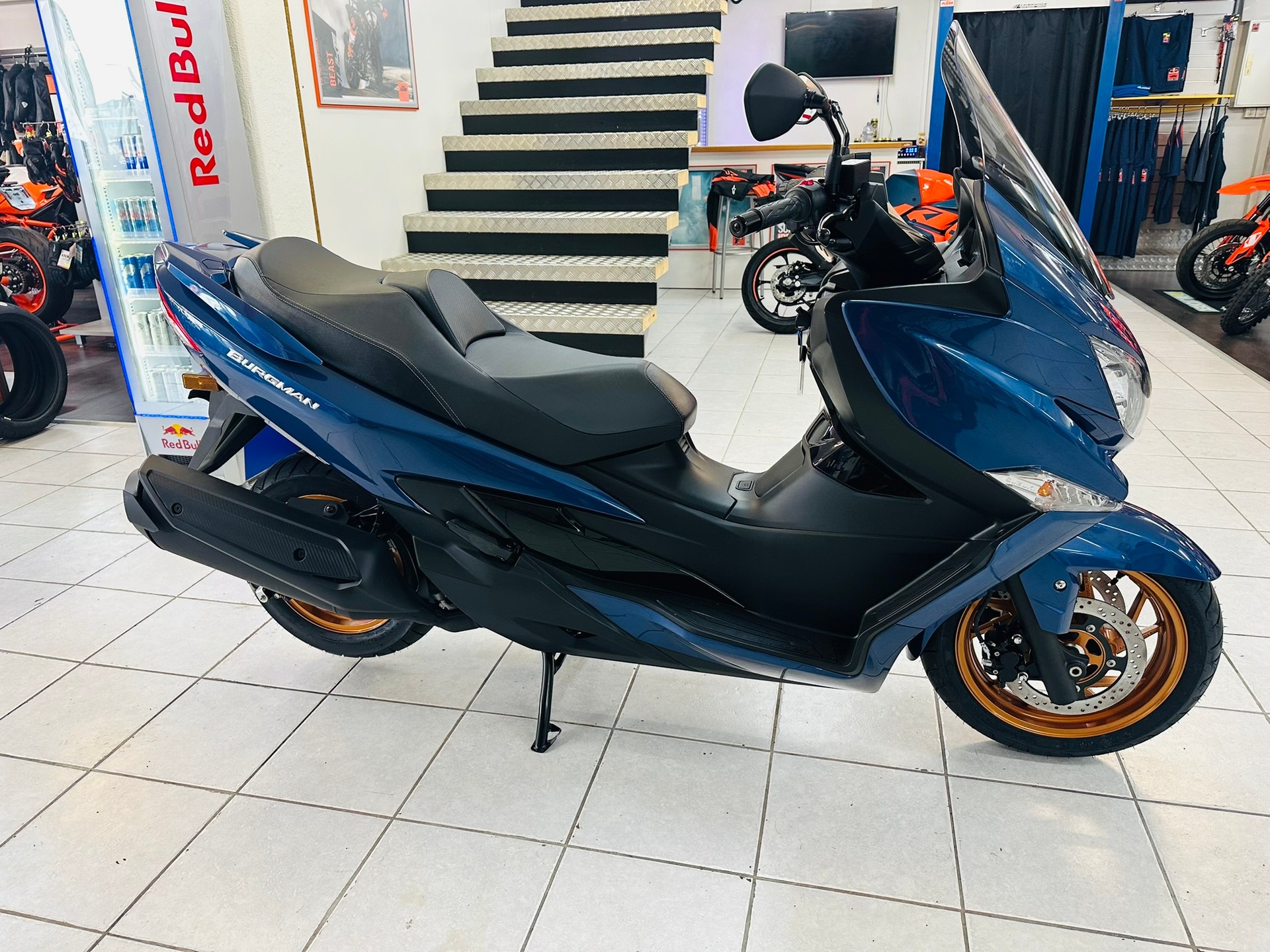 SUZUKI Burgmann-showroom-element-3