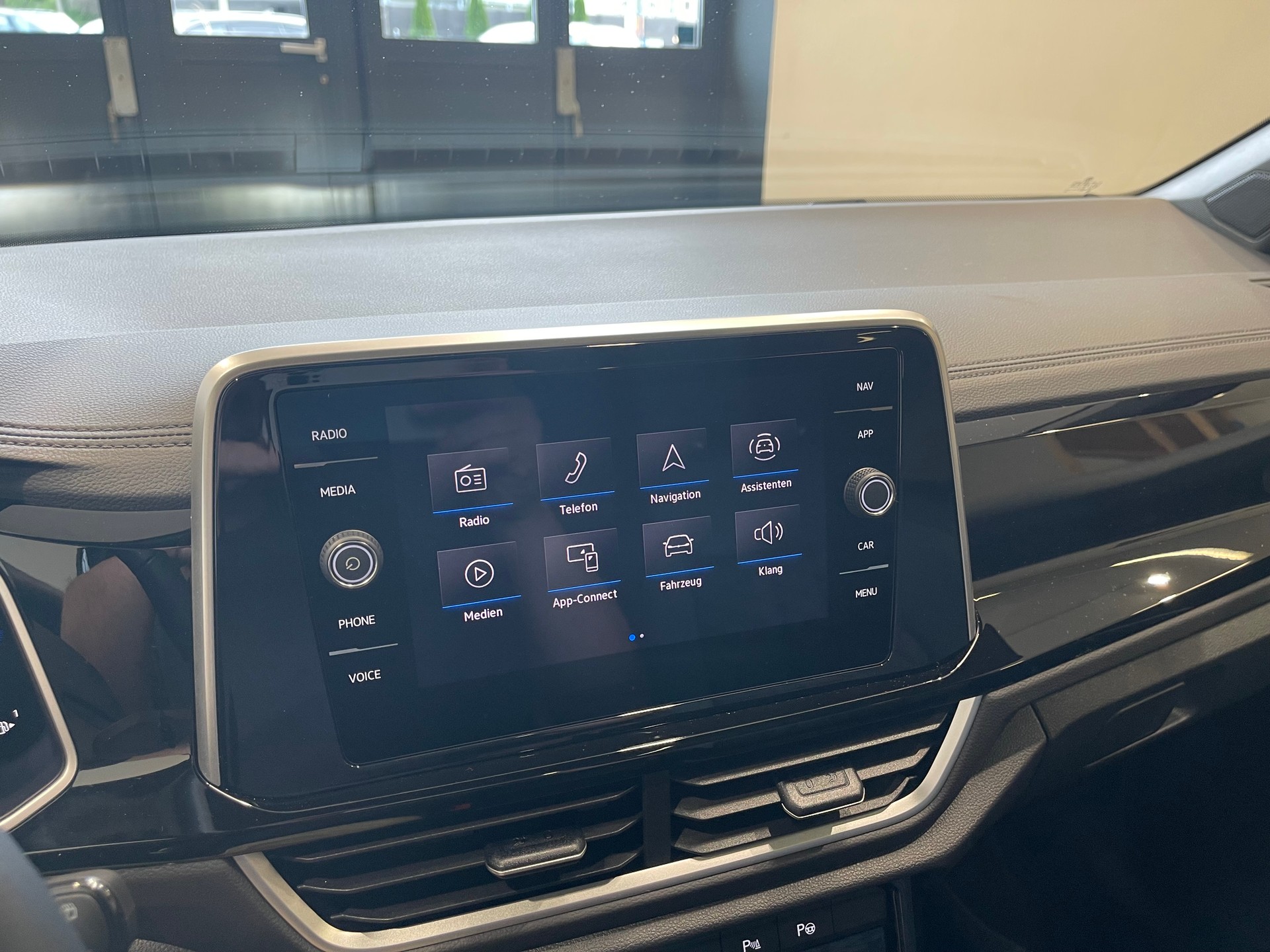 VW T-Roc 2.0 TSI R-Line DSG 4Motion*BLACK-LINE*-image-17