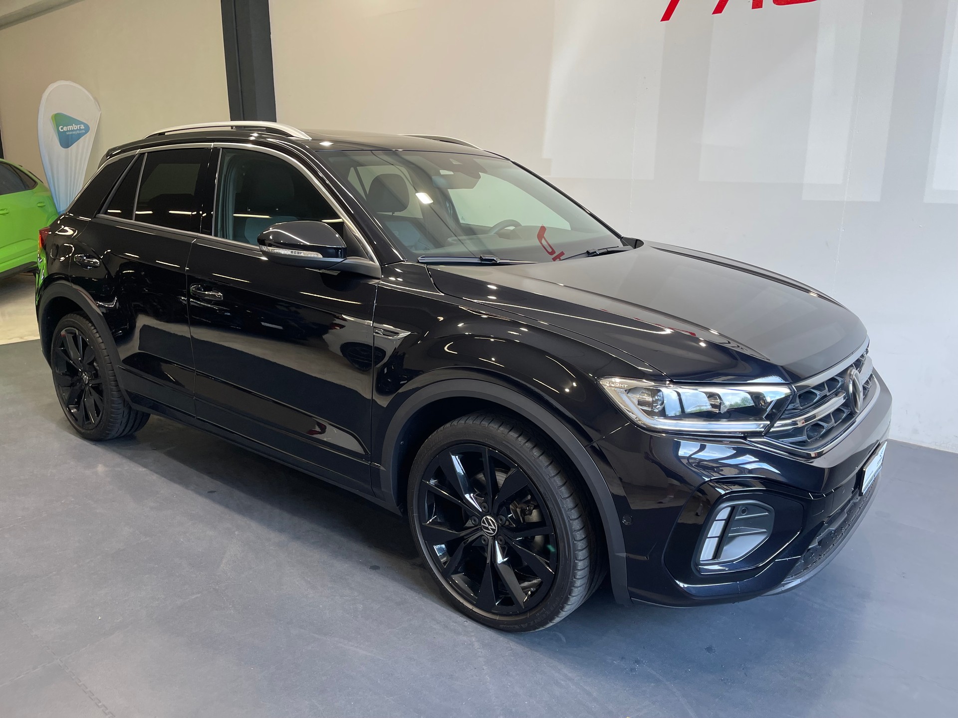 VW T-Roc 2.0 TSI R-Line DSG 4Motion*BLACK-LINE*-image-5