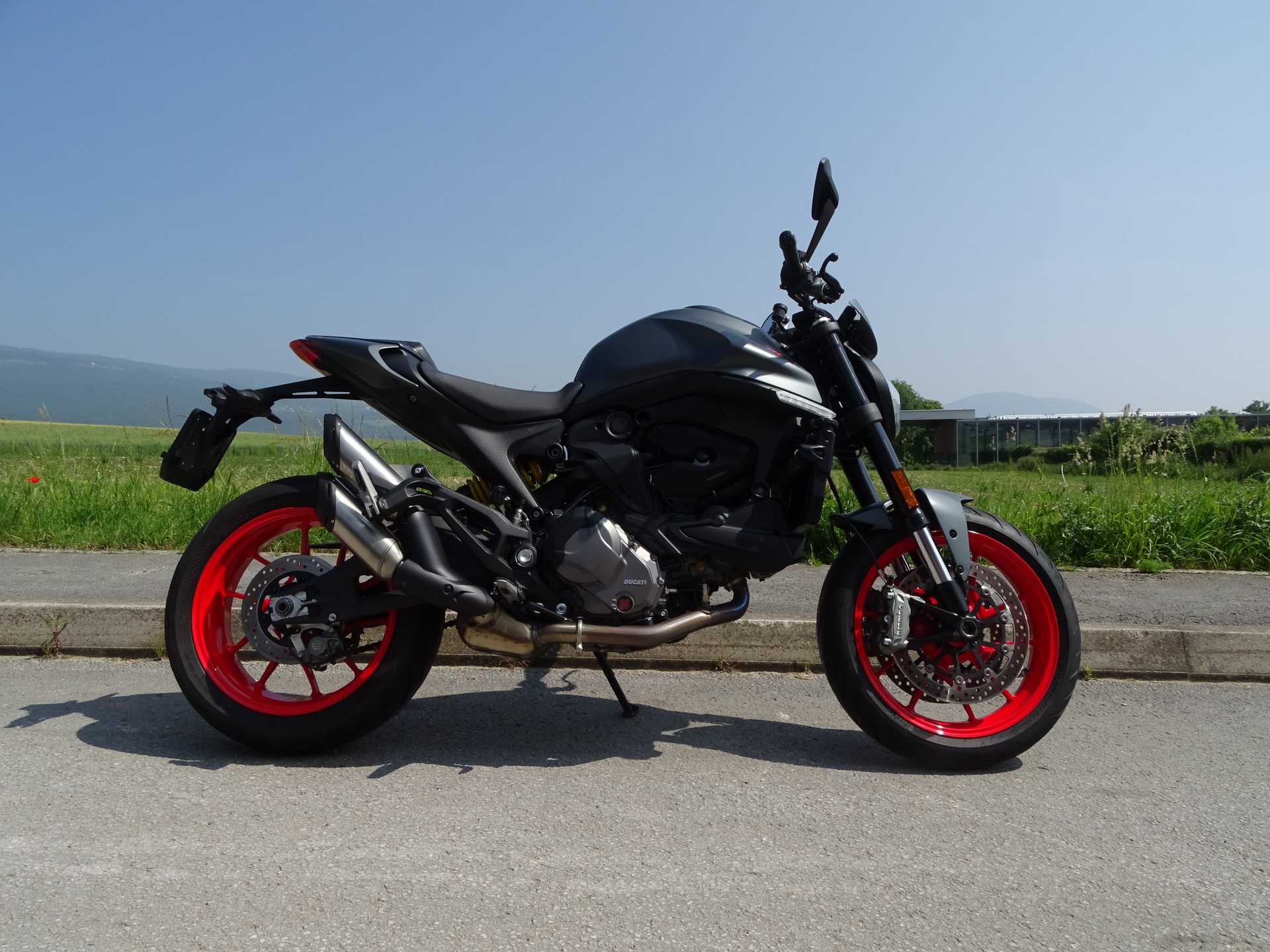 DUCATI Monster + 937-image-1