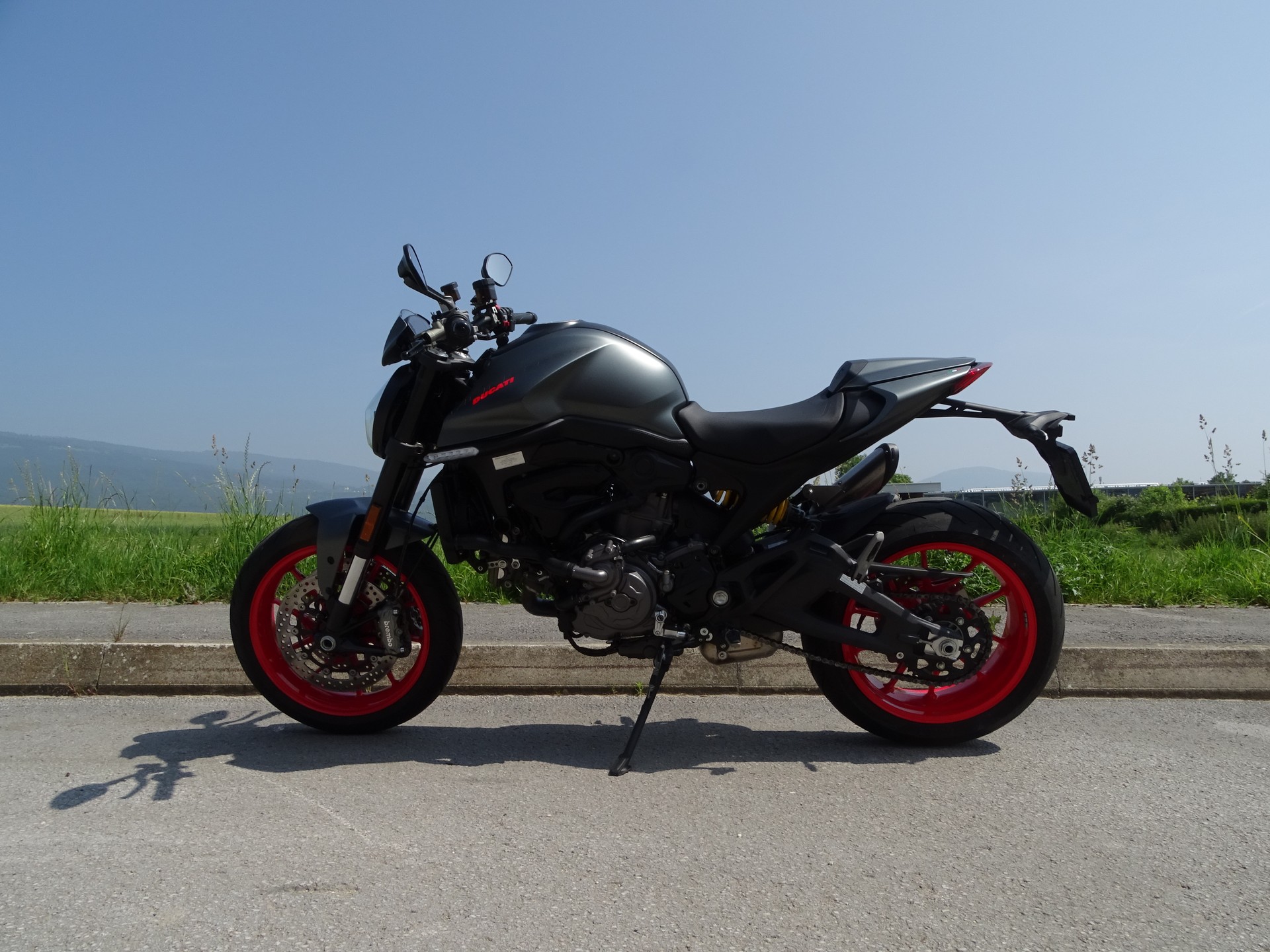 DUCATI Monster + 937-image-4