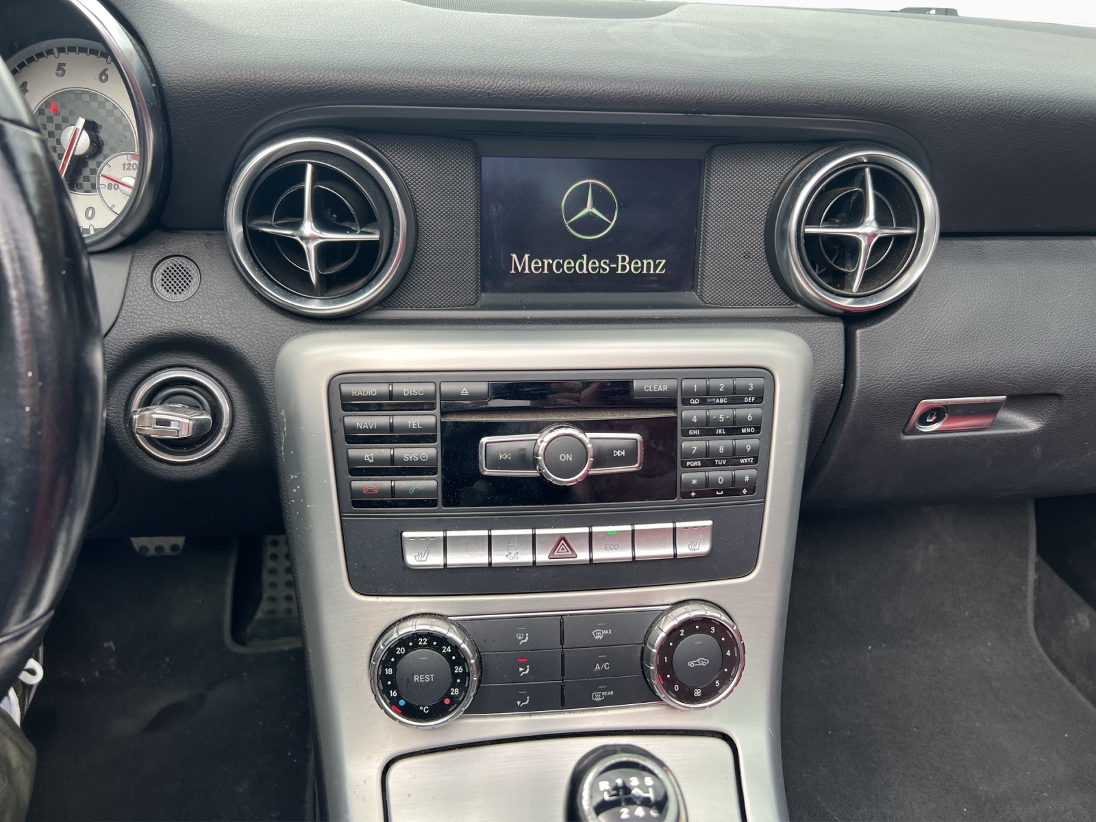 MERCEDES-BENZ SLK 200-image-18