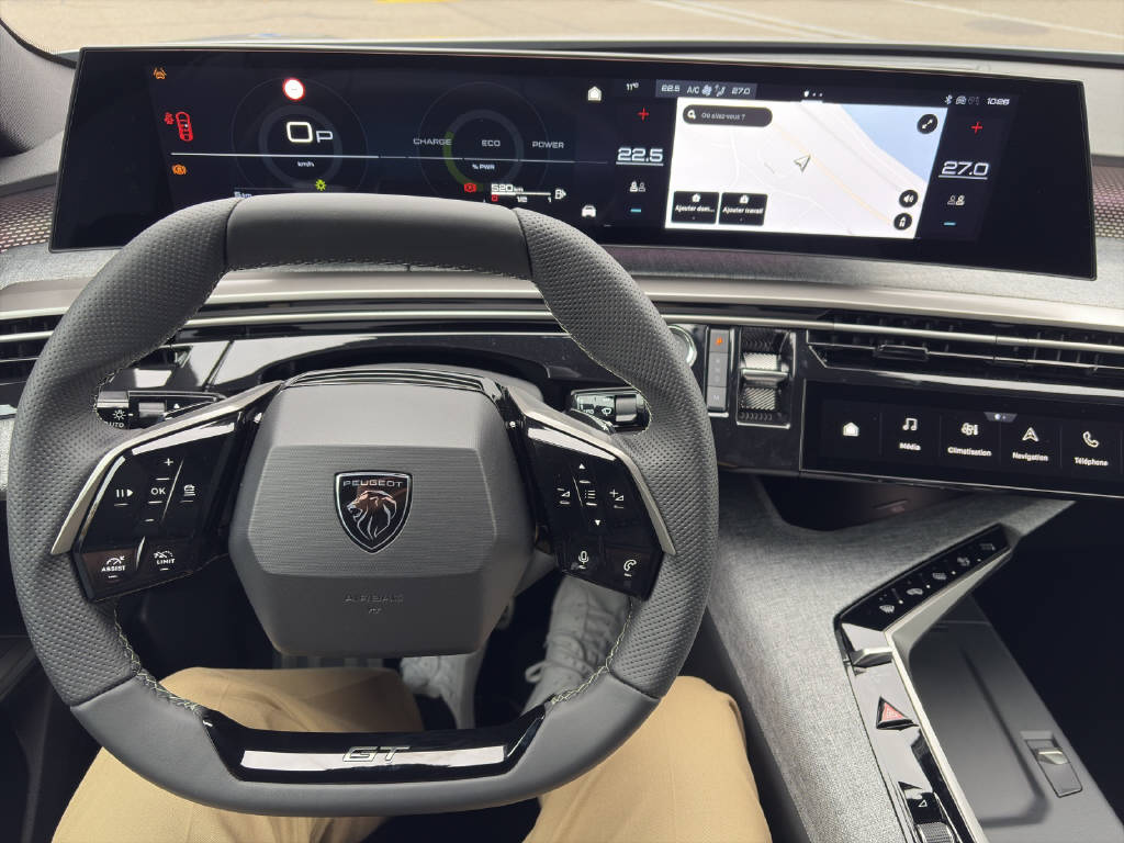 PEUGEOT 3008 1.2 Hybrid GT-image-4