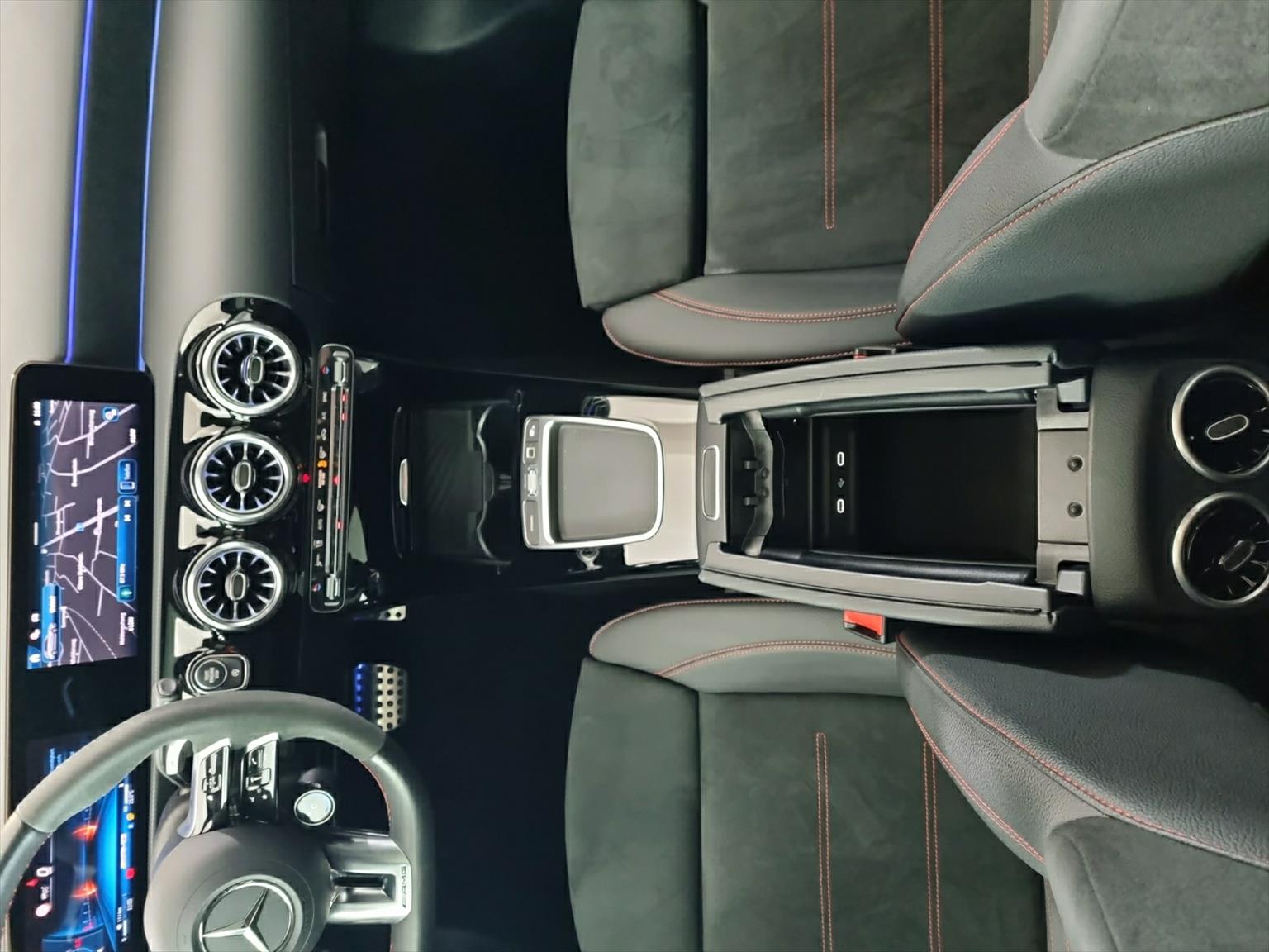 MERCEDES-BENZ A 45 AMG S 4Matic+-image-8