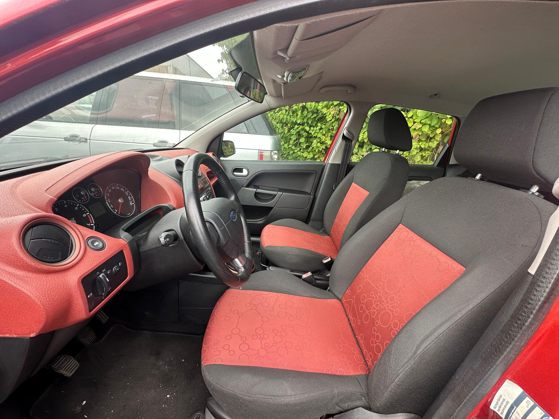 FORD Fiesta 1.4 16V Trend-image-4