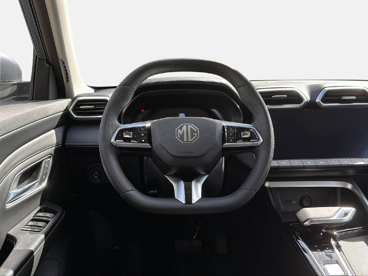MG ZS 1.5 Hybrid+ Luxury-image-11