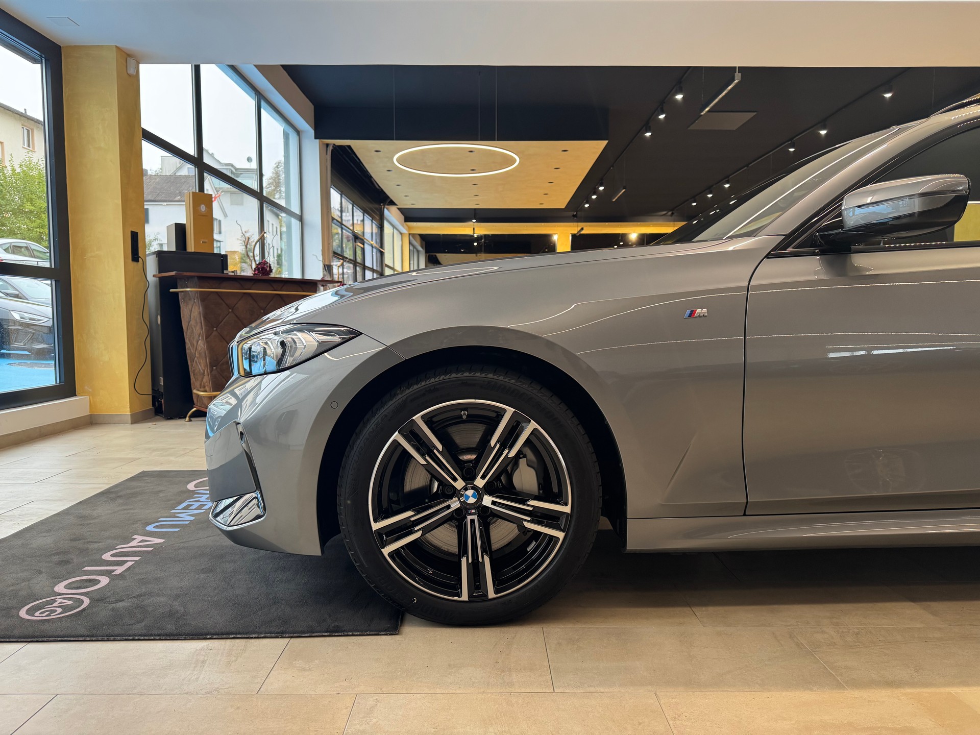 BMW 330i Touring xDrive Steptronic M Sport-image-11