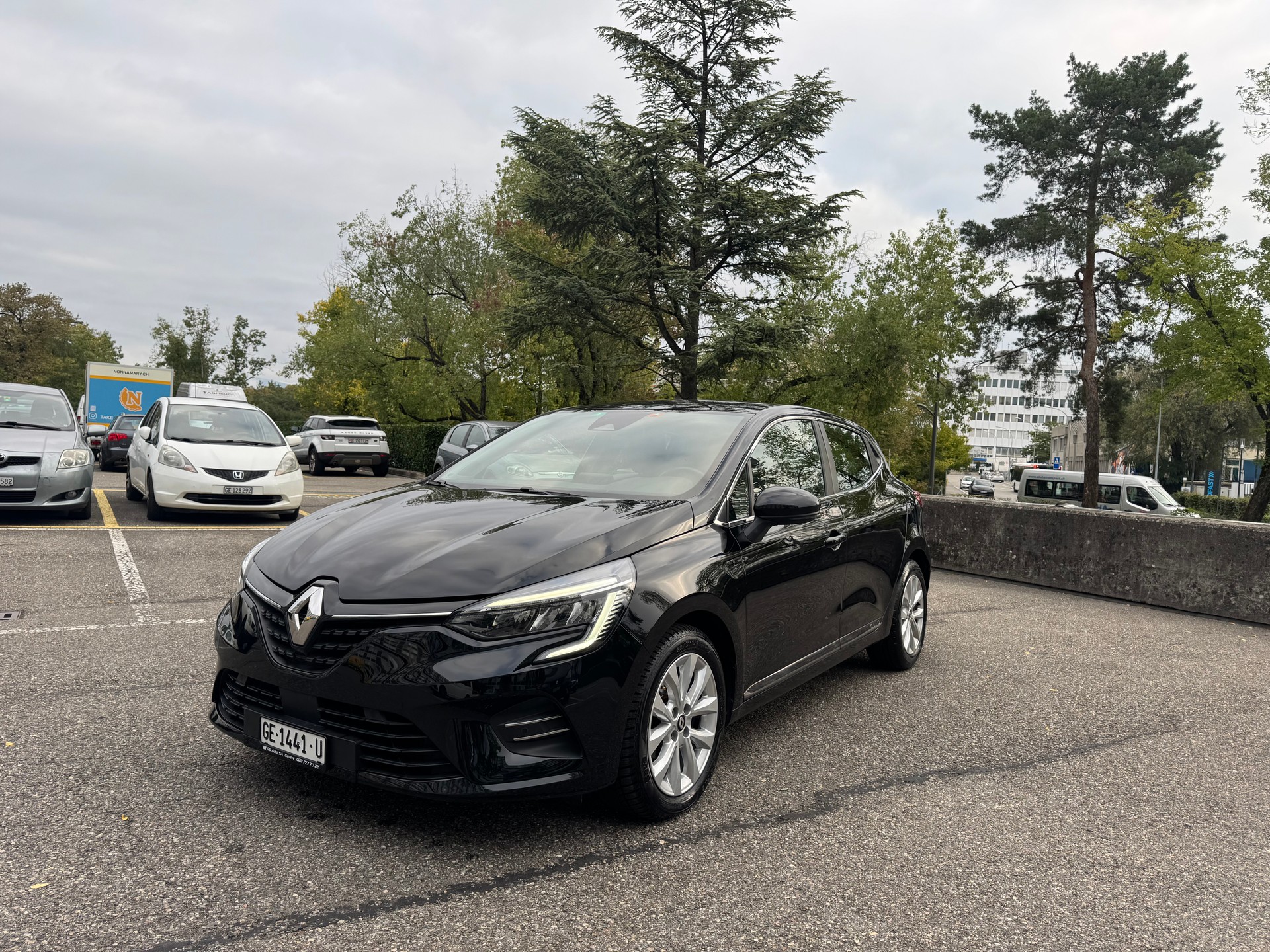 RENAULT Clio 1.0 Intens CVT-image-4