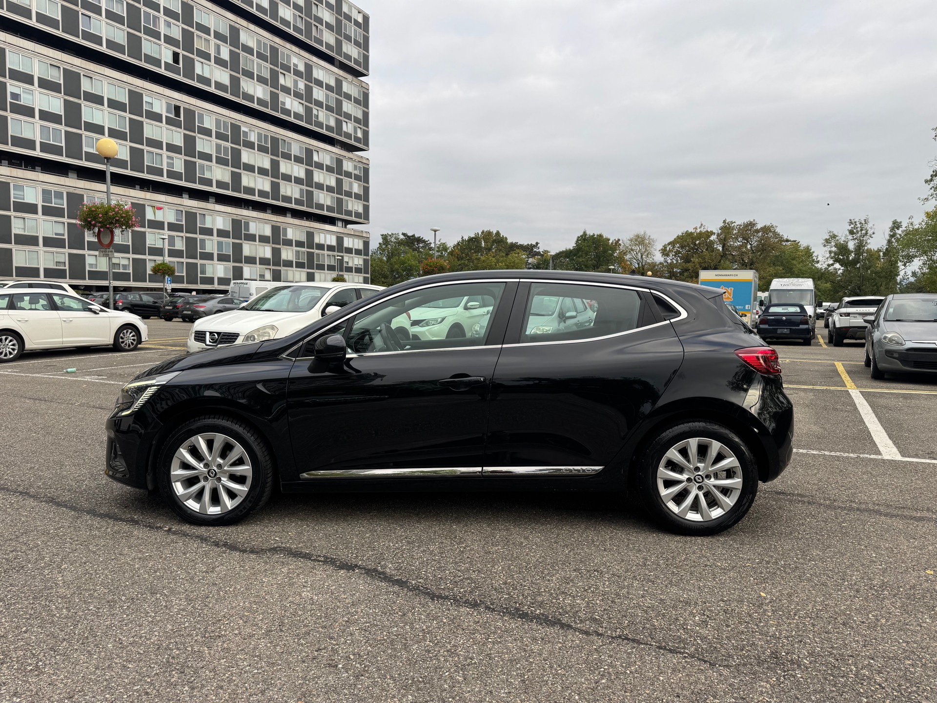 RENAULT Clio 1.0 Intens CVT-image-6