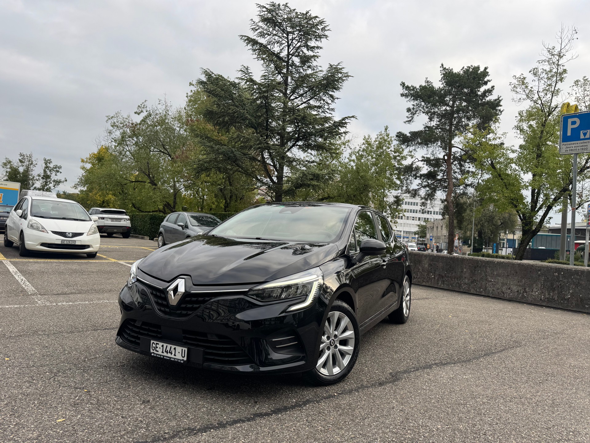 RENAULT Clio 1.0 Intens CVT-image-0