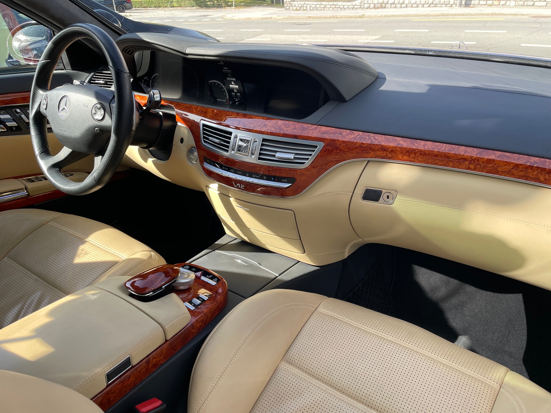 MERCEDES-BENZ S 65 AMG-image-22