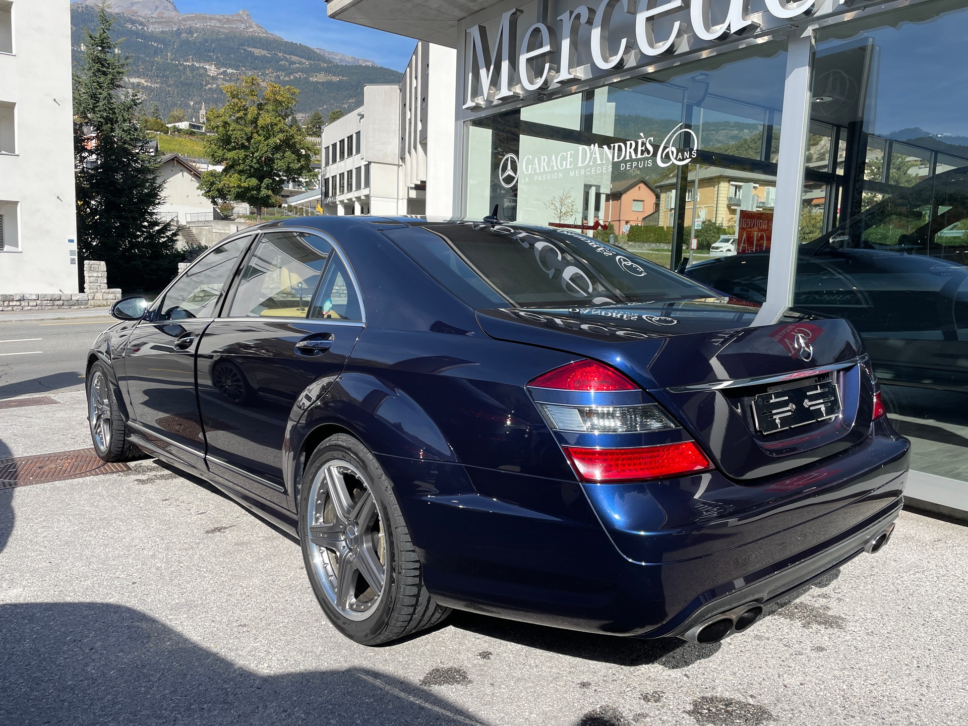 MERCEDES-BENZ S 65 AMG-image-2