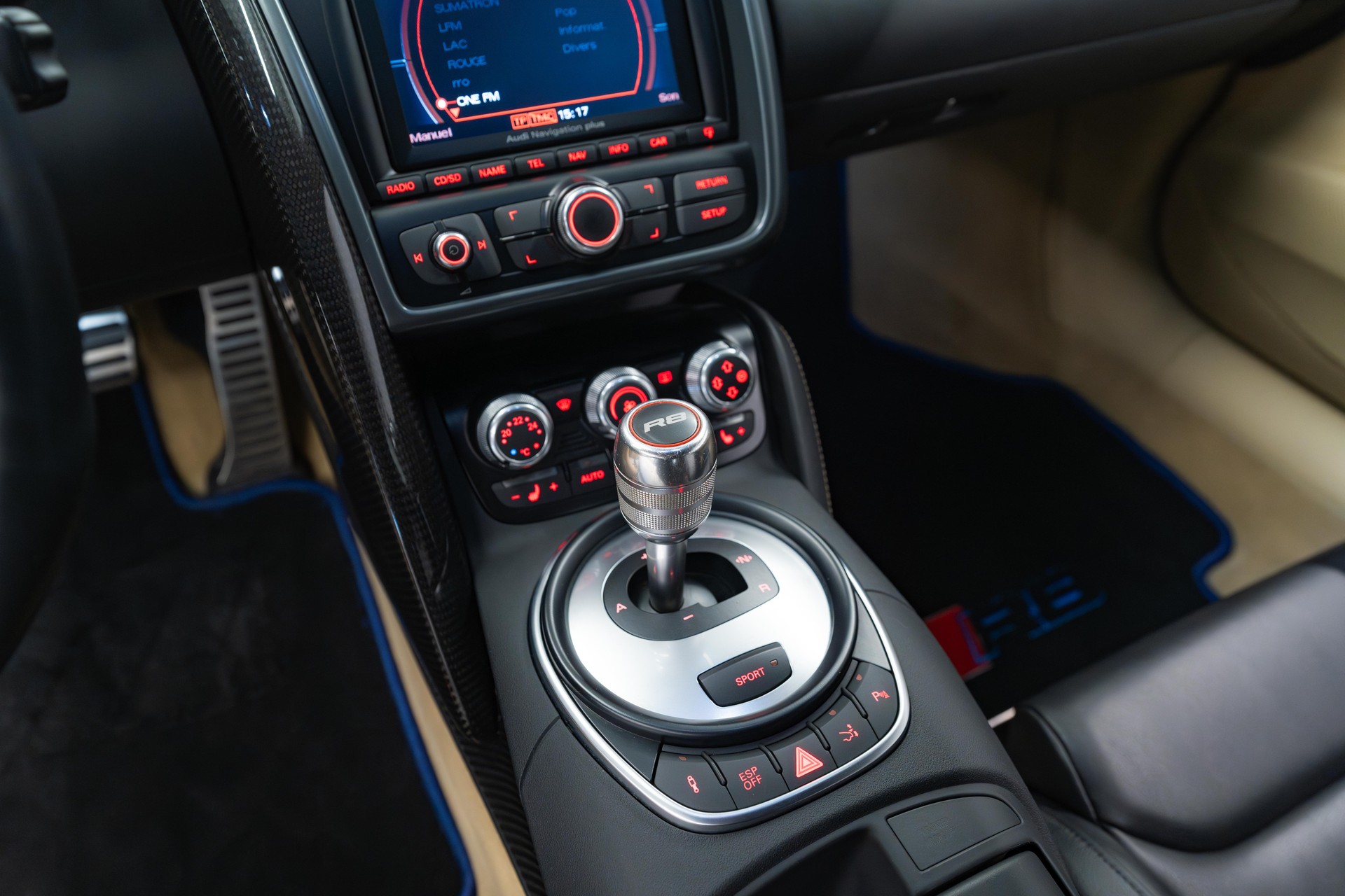 AUDI R8 Coupé 5.2 R-Tronic-image-10