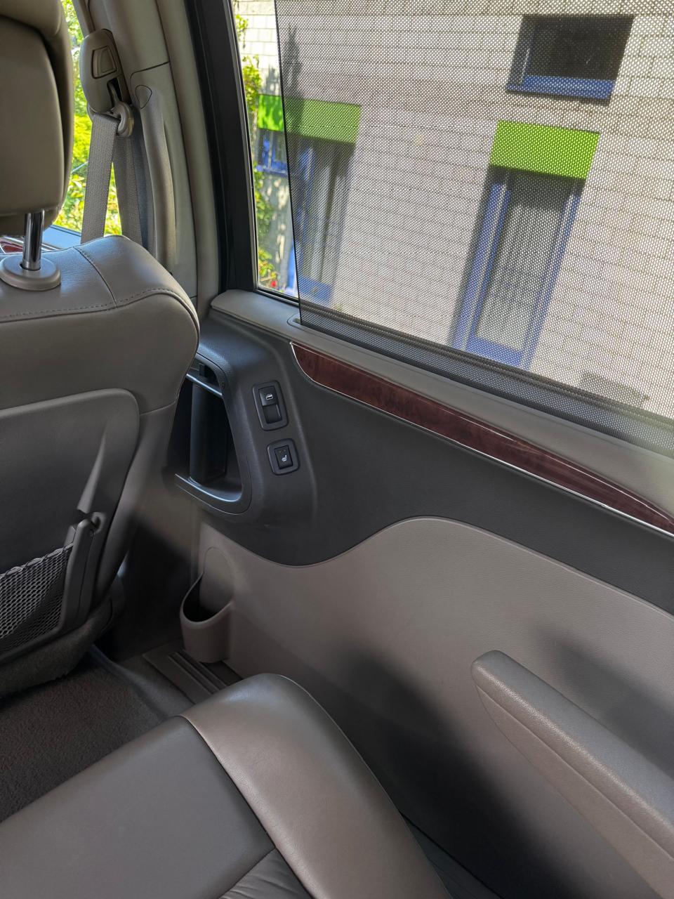 CHRYSLER TOWN COUNTRY LIMITED-image-17