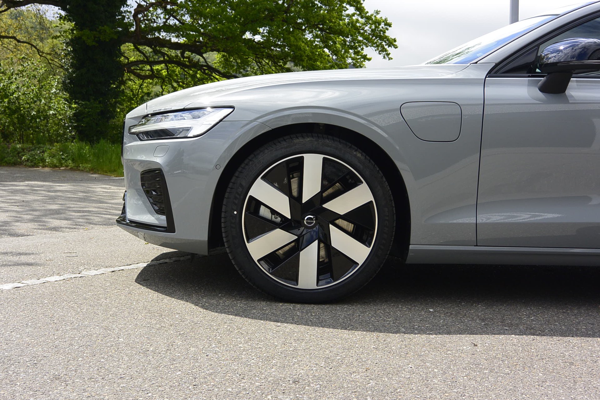 VOLVO V60 2.0 T6 TE Plus Dark eAWD-showroom-element-1