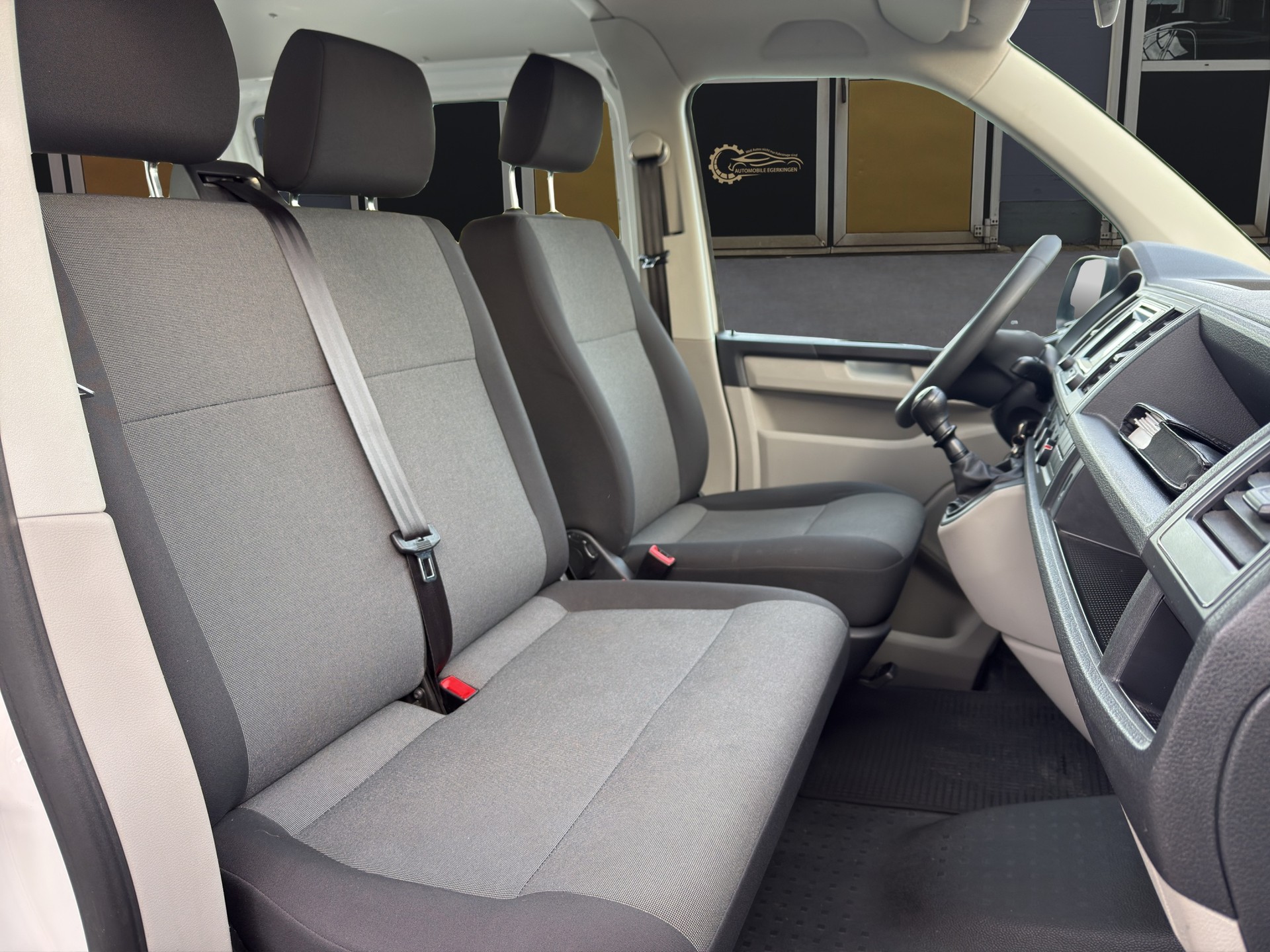 VW T6 Kombi 3000 2.0 TDI 150-image-9