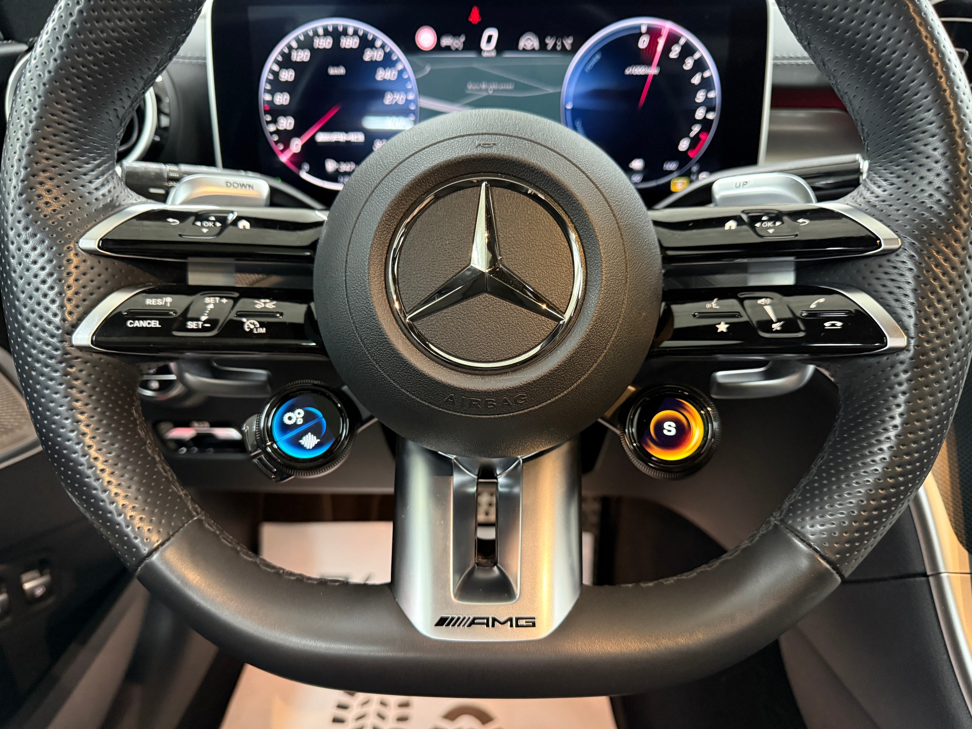 MERCEDES-BENZ C 63 S AMG T E 476PS Performance 4 Matic Designo Opalithweiss Metallic / CH-Fahrzeug / MB Gratis Service /-image-12