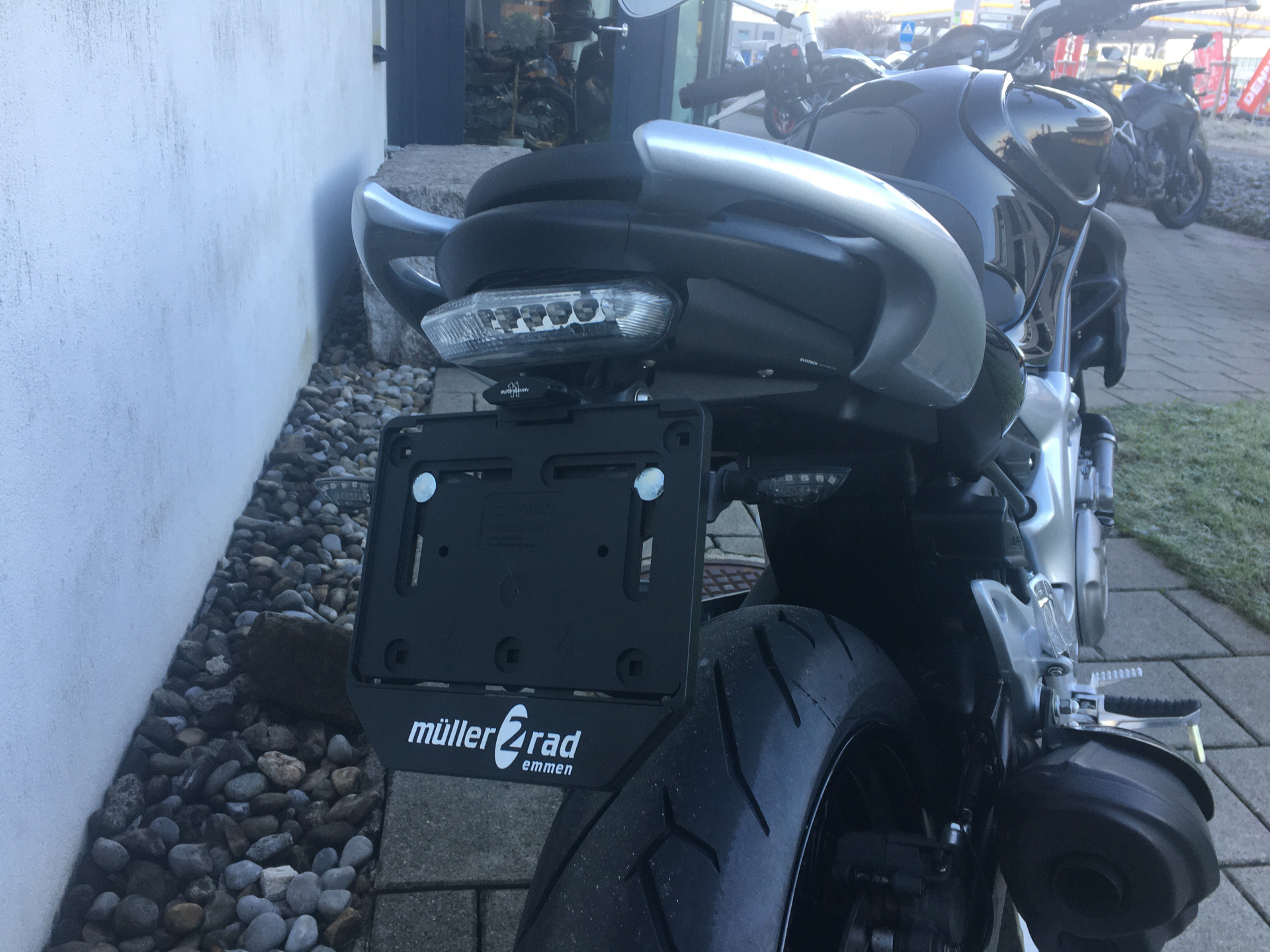 SUZUKI SFV 650 Gladius-showroom-element-3