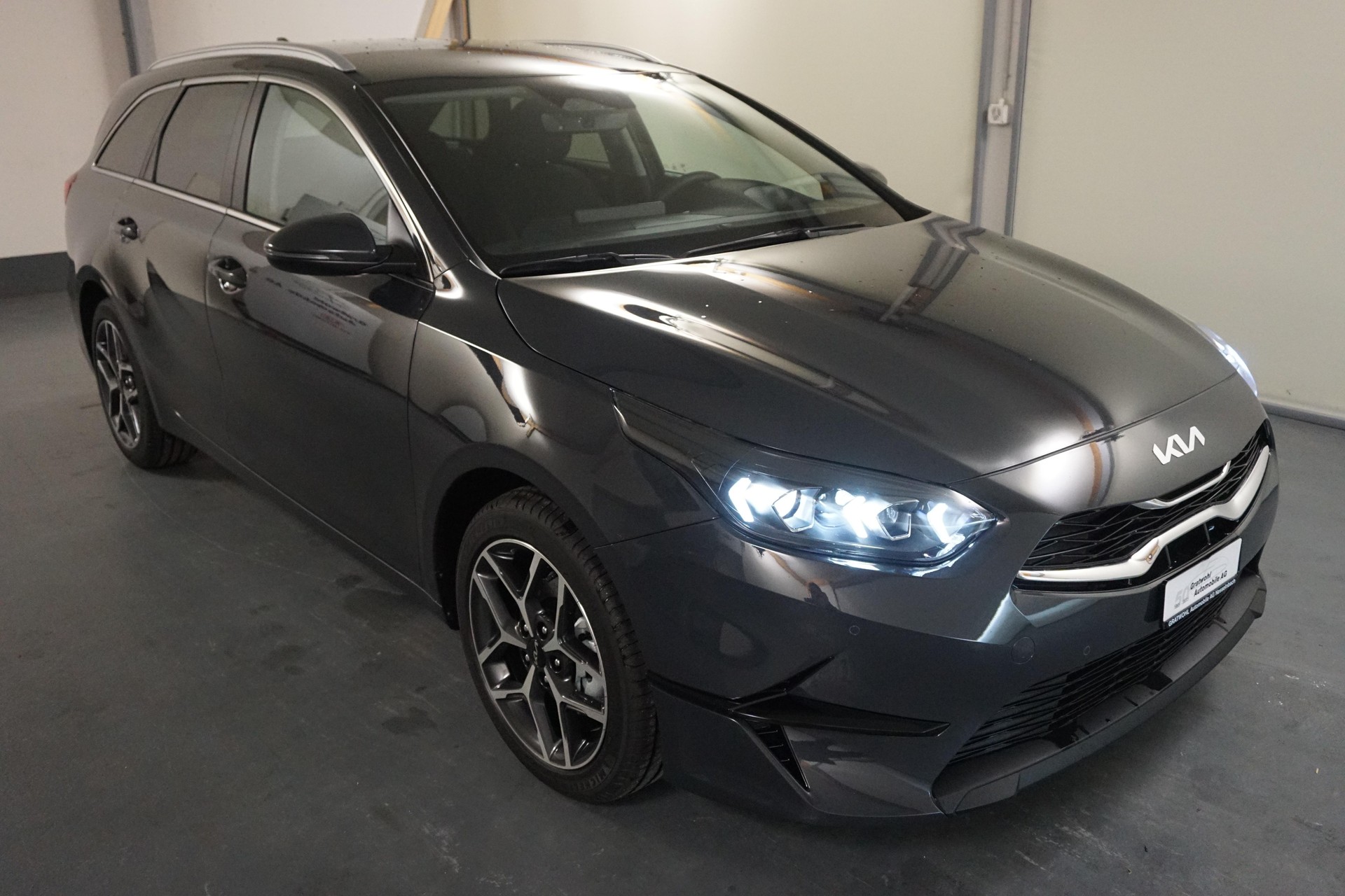KIA Ceed SW 1.5 T-GDi Power DCT-showroom-element-2