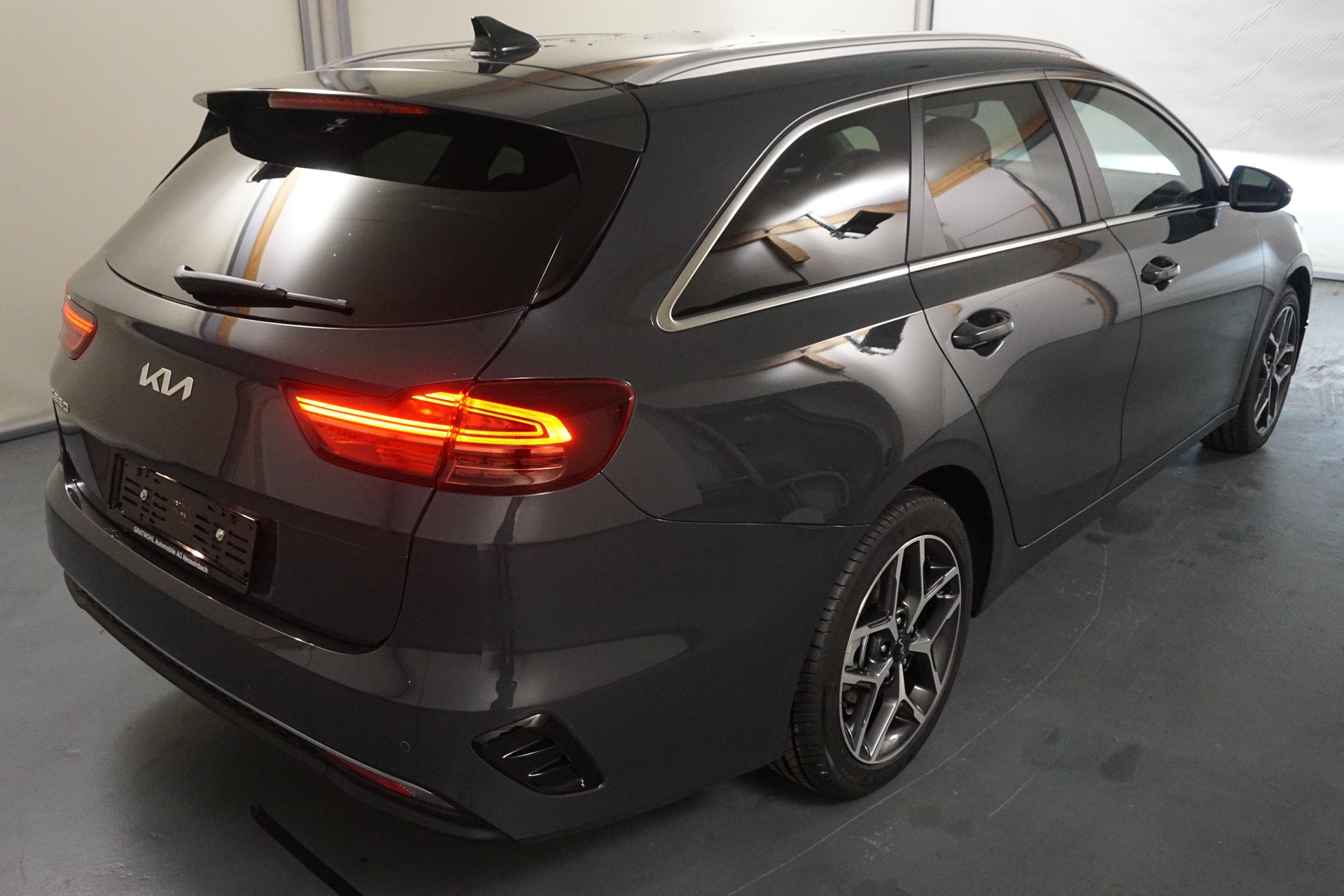 KIA Ceed SW 1.5 T-GDi Power DCT-image-6
