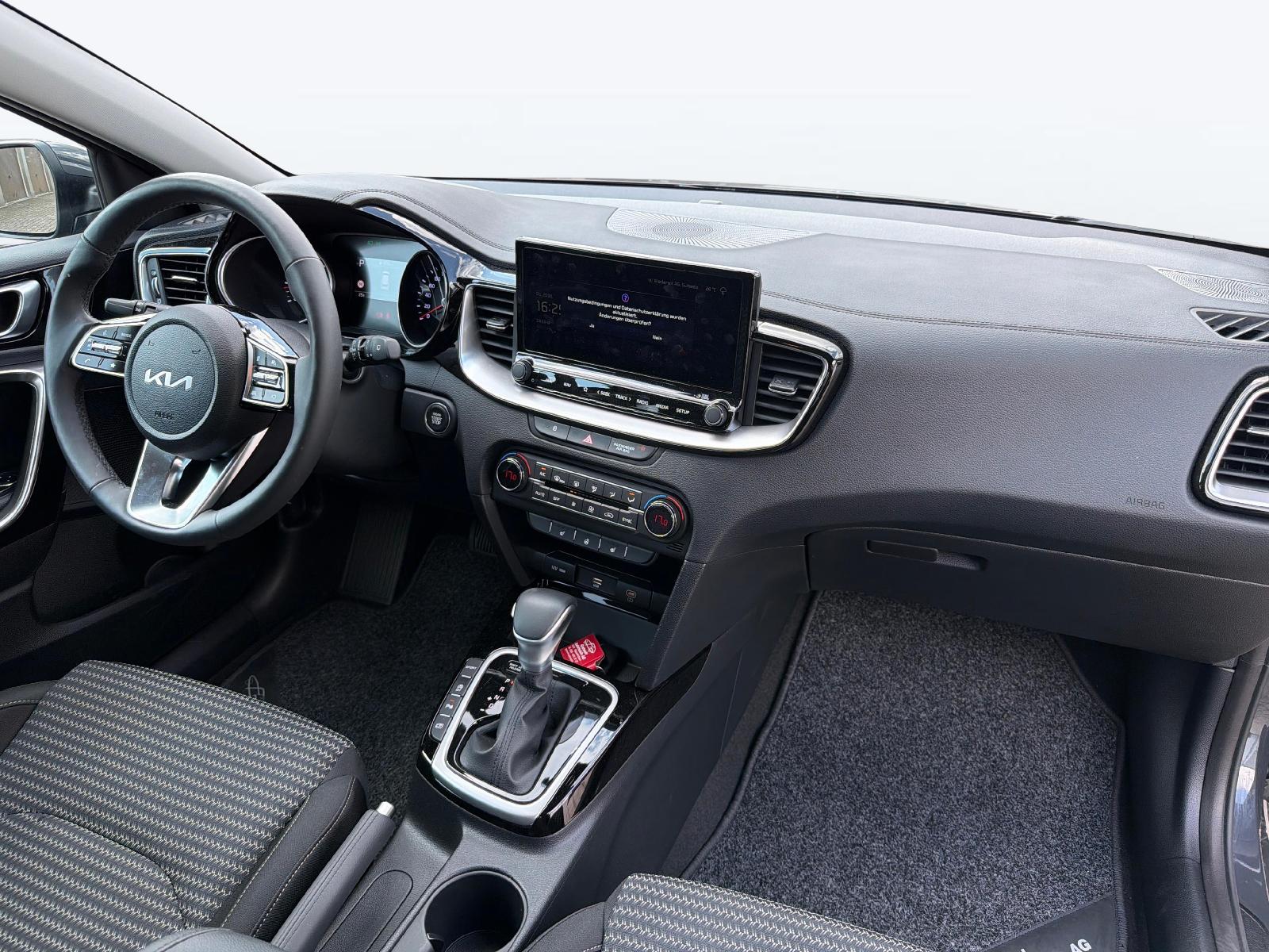 KIA Ceed SW 1.5 T-GDi Power DCT-image-9