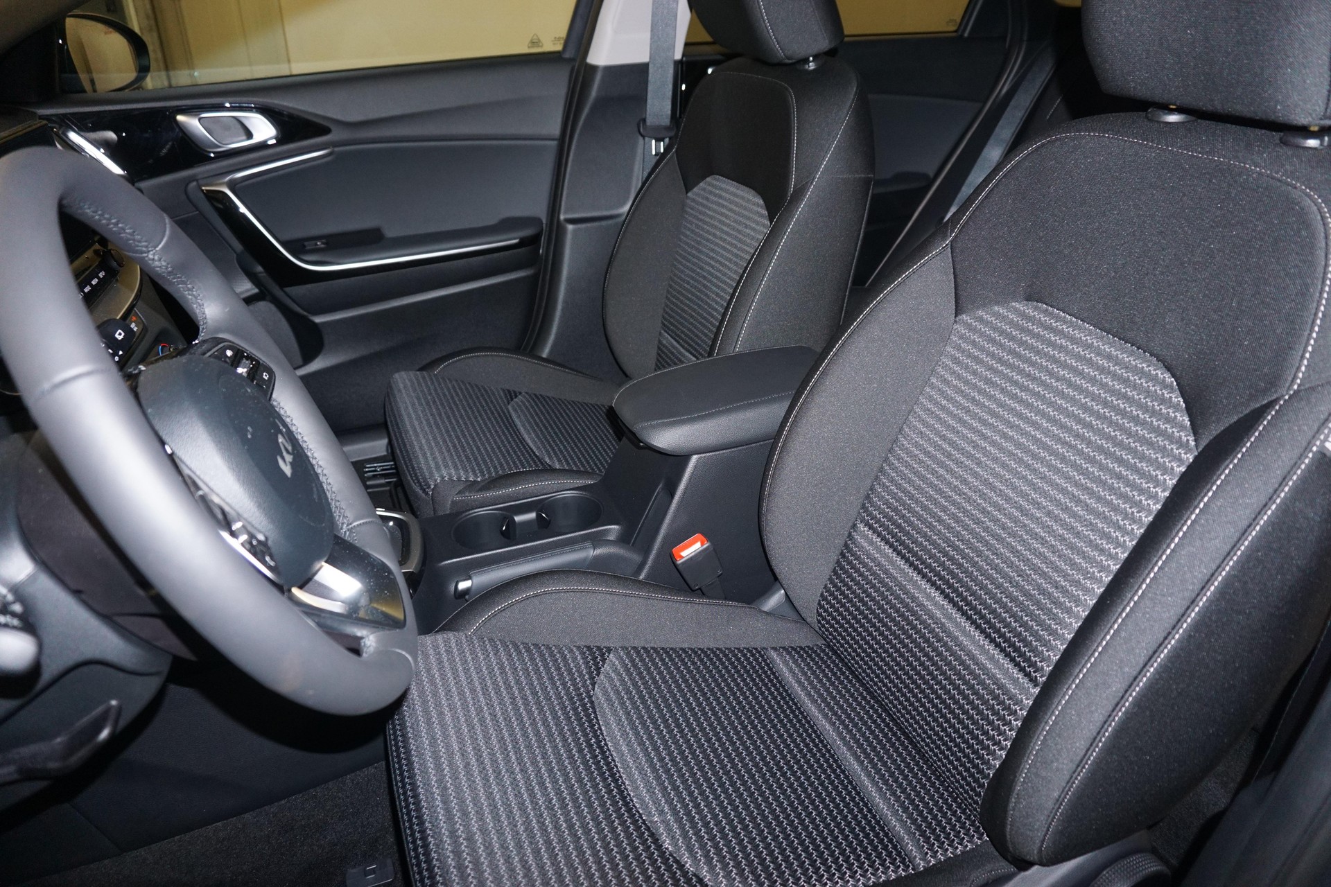 KIA Ceed SW 1.5 T-GDi Power DCT-image-8