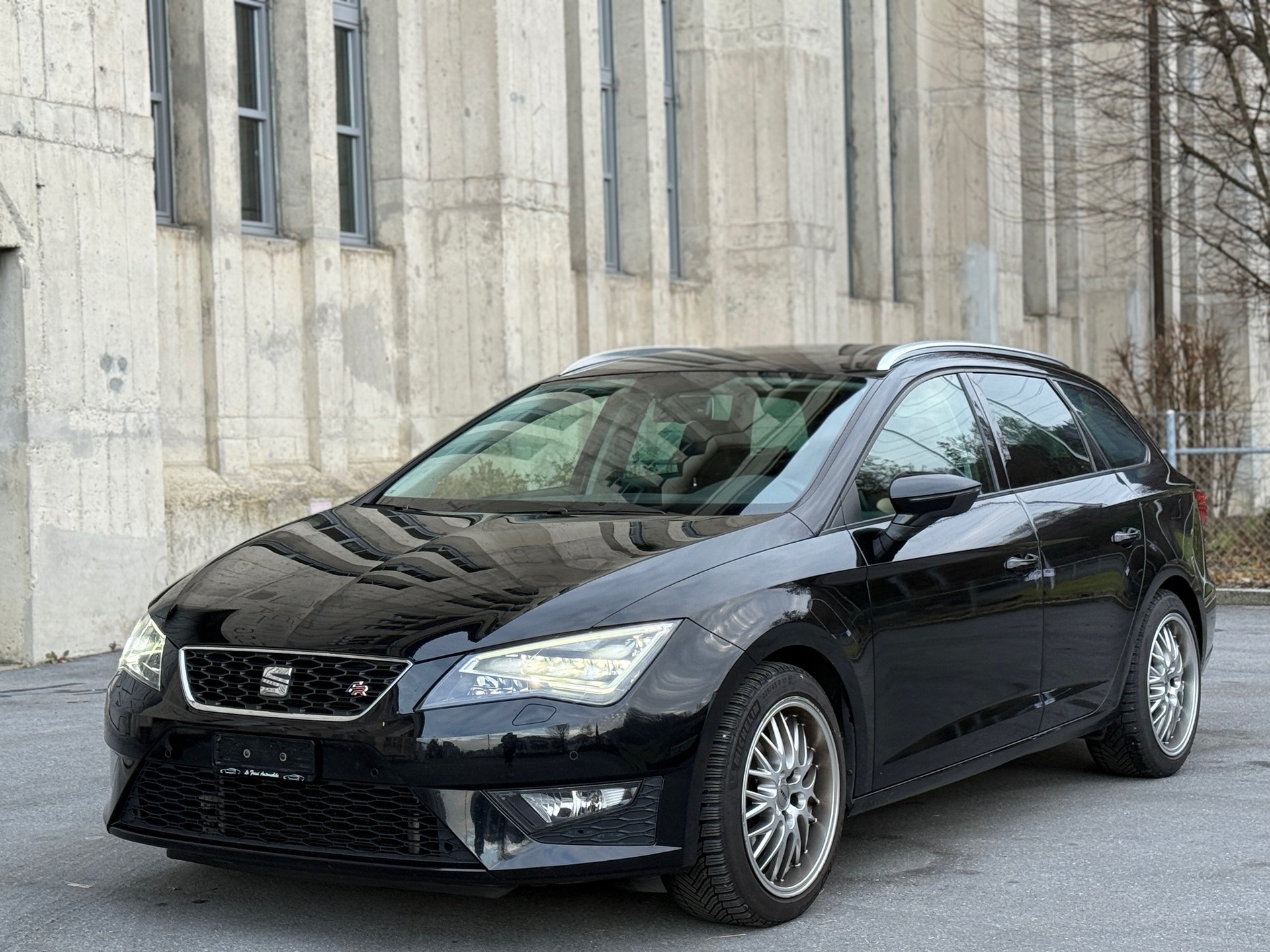SEAT Leon ST 2.0 TDI FR DSG-image-0