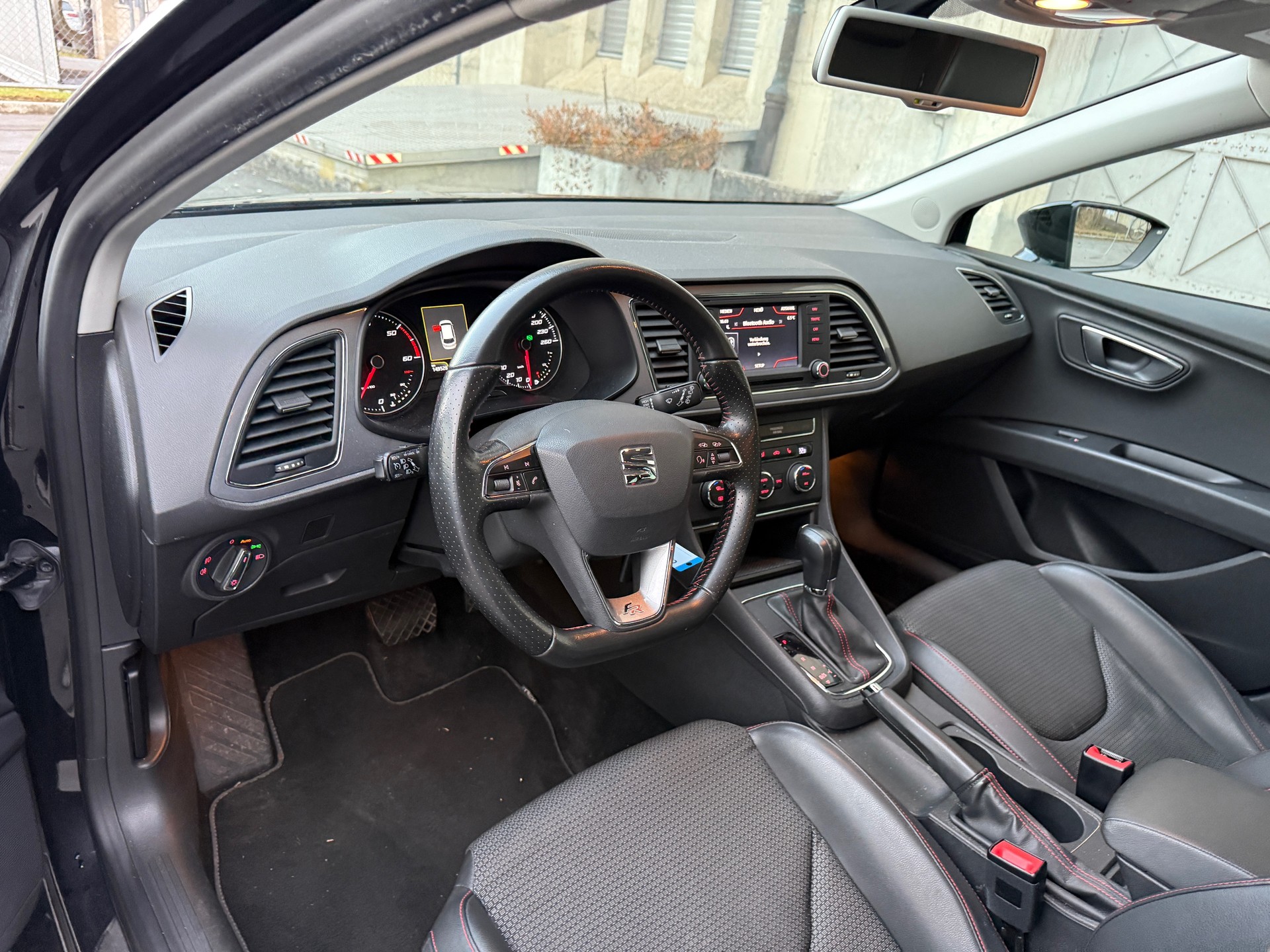 SEAT Leon ST 2.0 TDI FR DSG-image-5