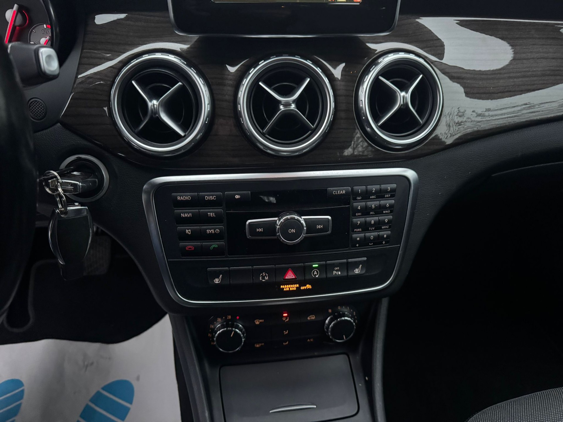 MERCEDES-BENZ GLA 200 Night Star 7G-DCT-image-20