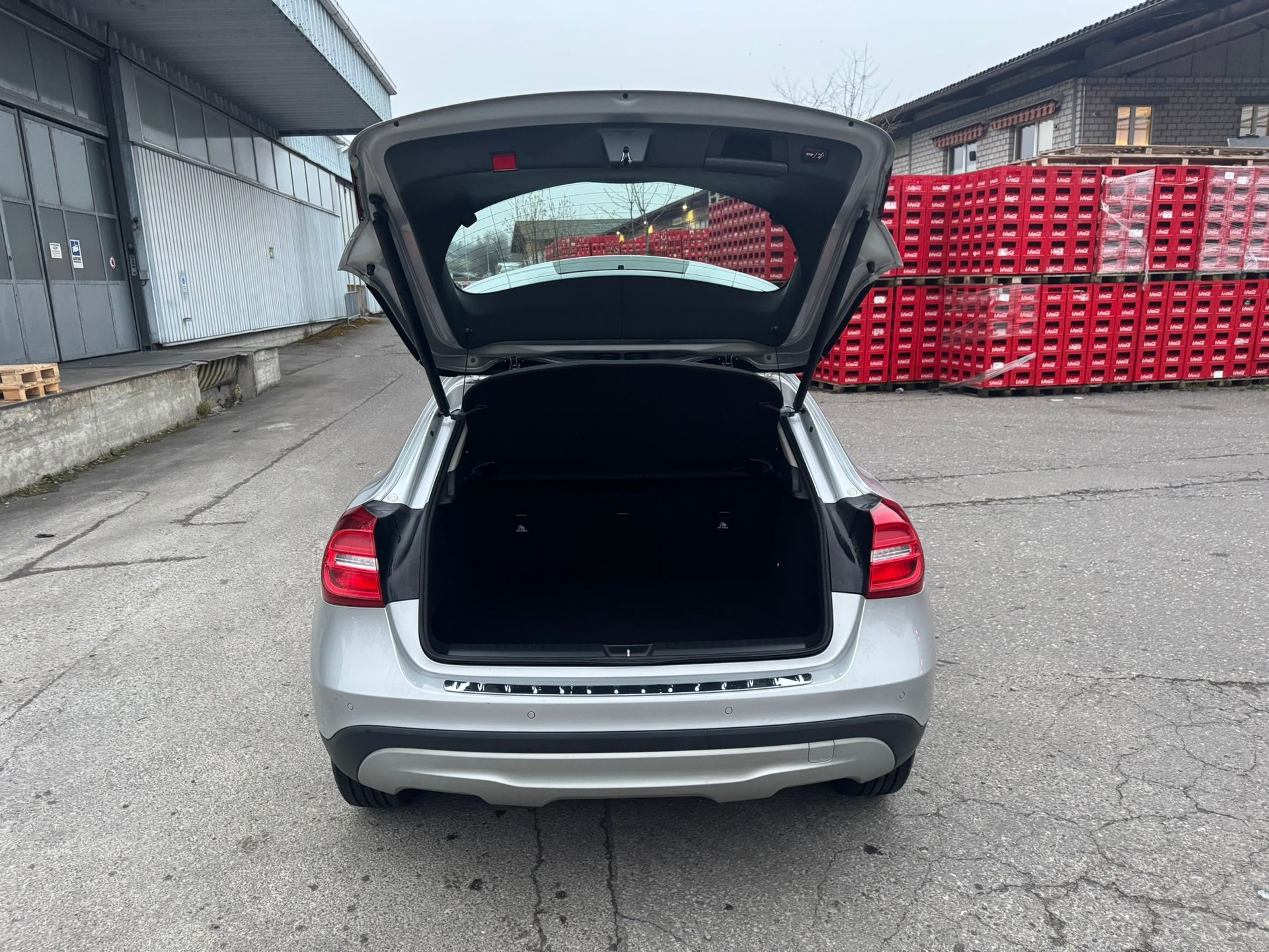 MERCEDES-BENZ GLA 200 Night Star 7G-DCT-image-6