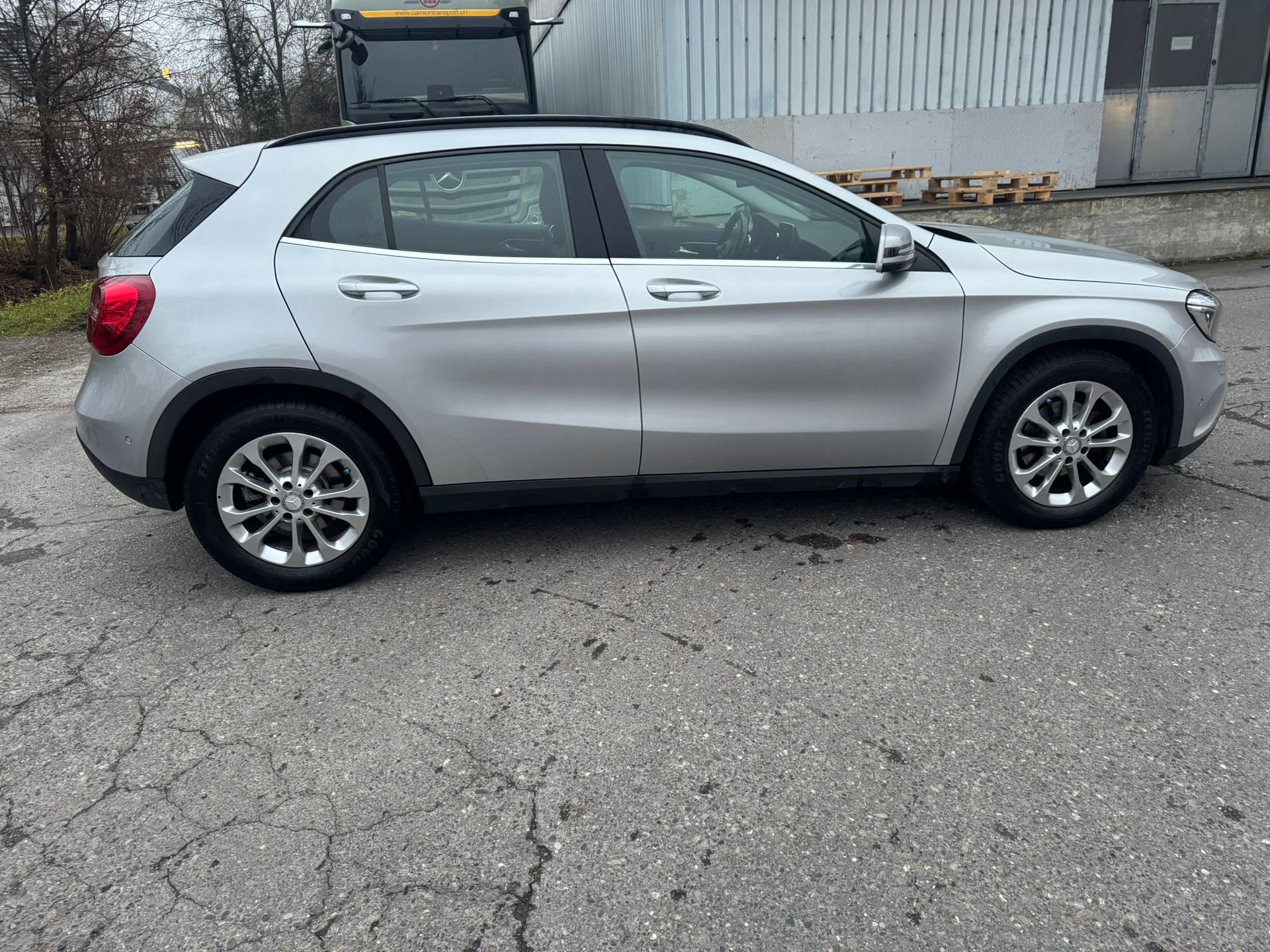 MERCEDES-BENZ GLA 200 Night Star 7G-DCT-image-9