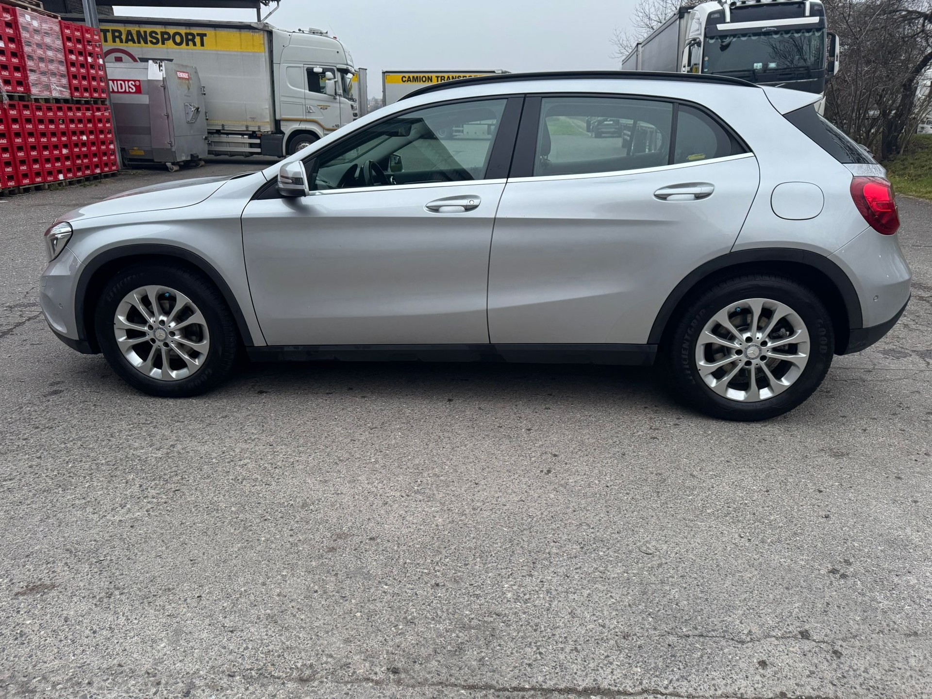 MERCEDES-BENZ GLA 200 Night Star 7G-DCT-image-8