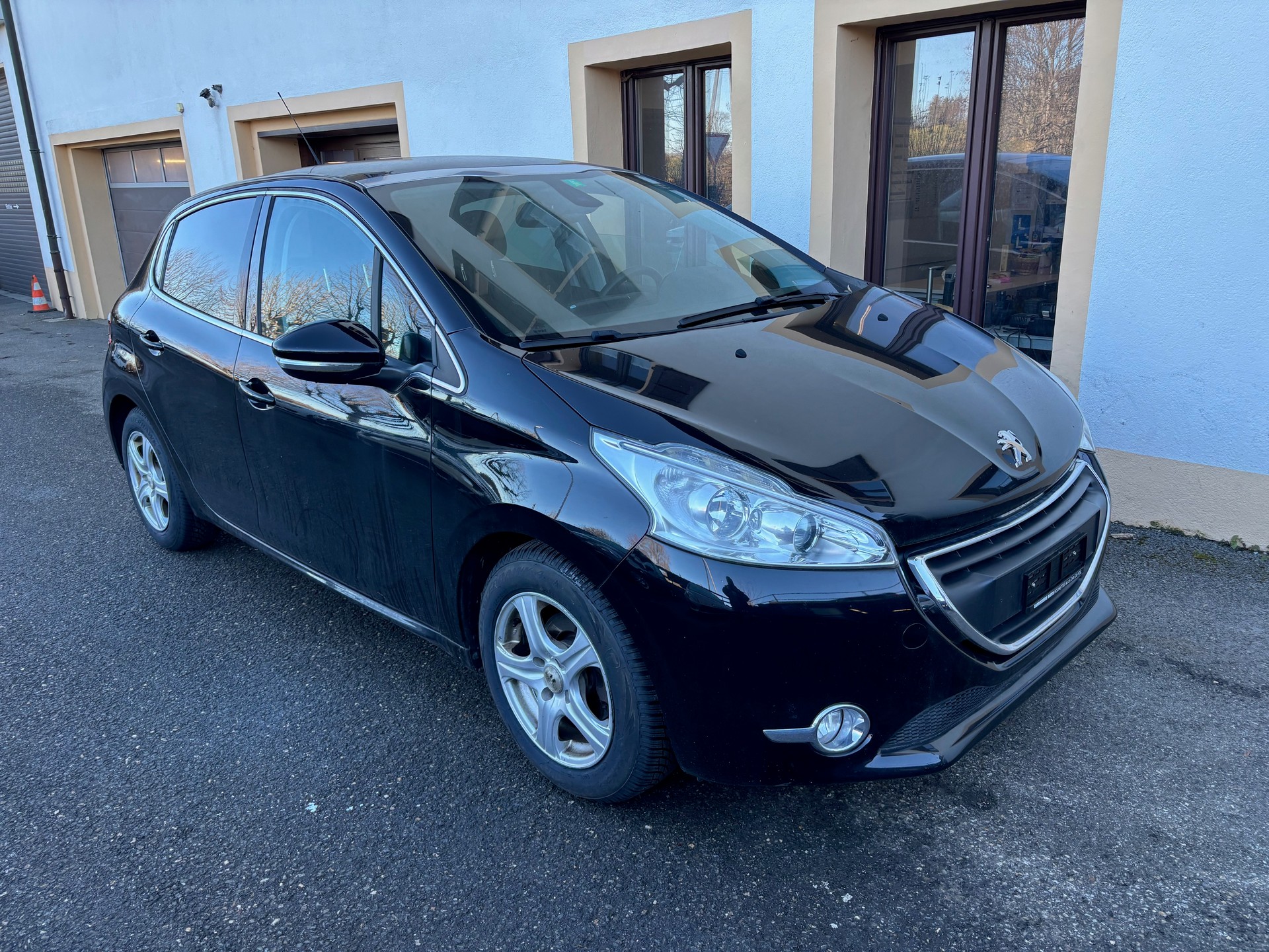 PEUGEOT 208 1.6 VTI Allure Automatik