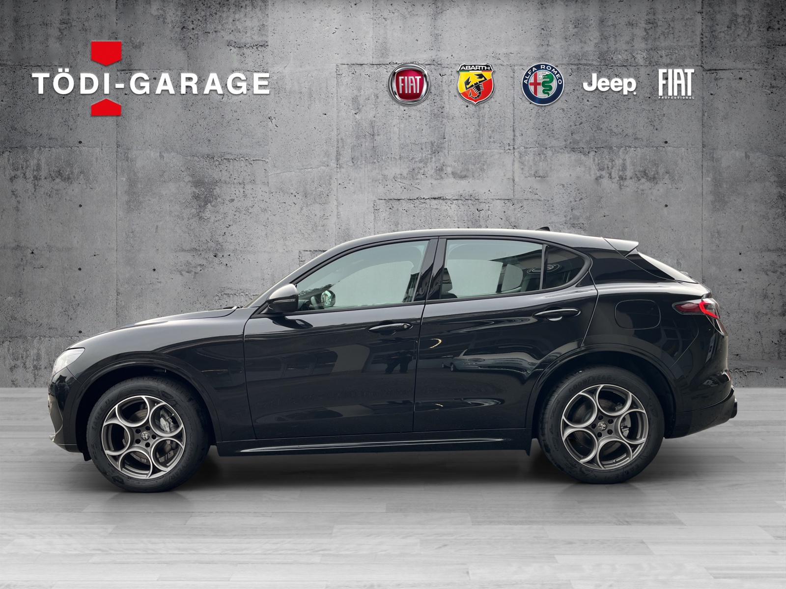ALFA ROMEO Stelvio 2.0 Q4 280 Sprint Edition-showroom-element-2