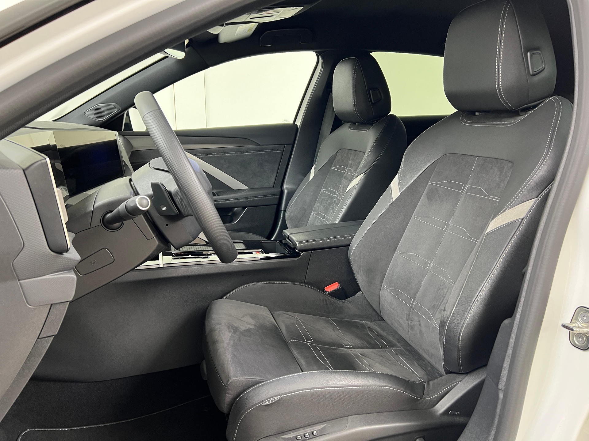 OPEL Astra 1.6 T PHEV 180 Swiss Plus / ab 3,99% Leasing bei Abschluss einer Protect Autoversicherung-image-6