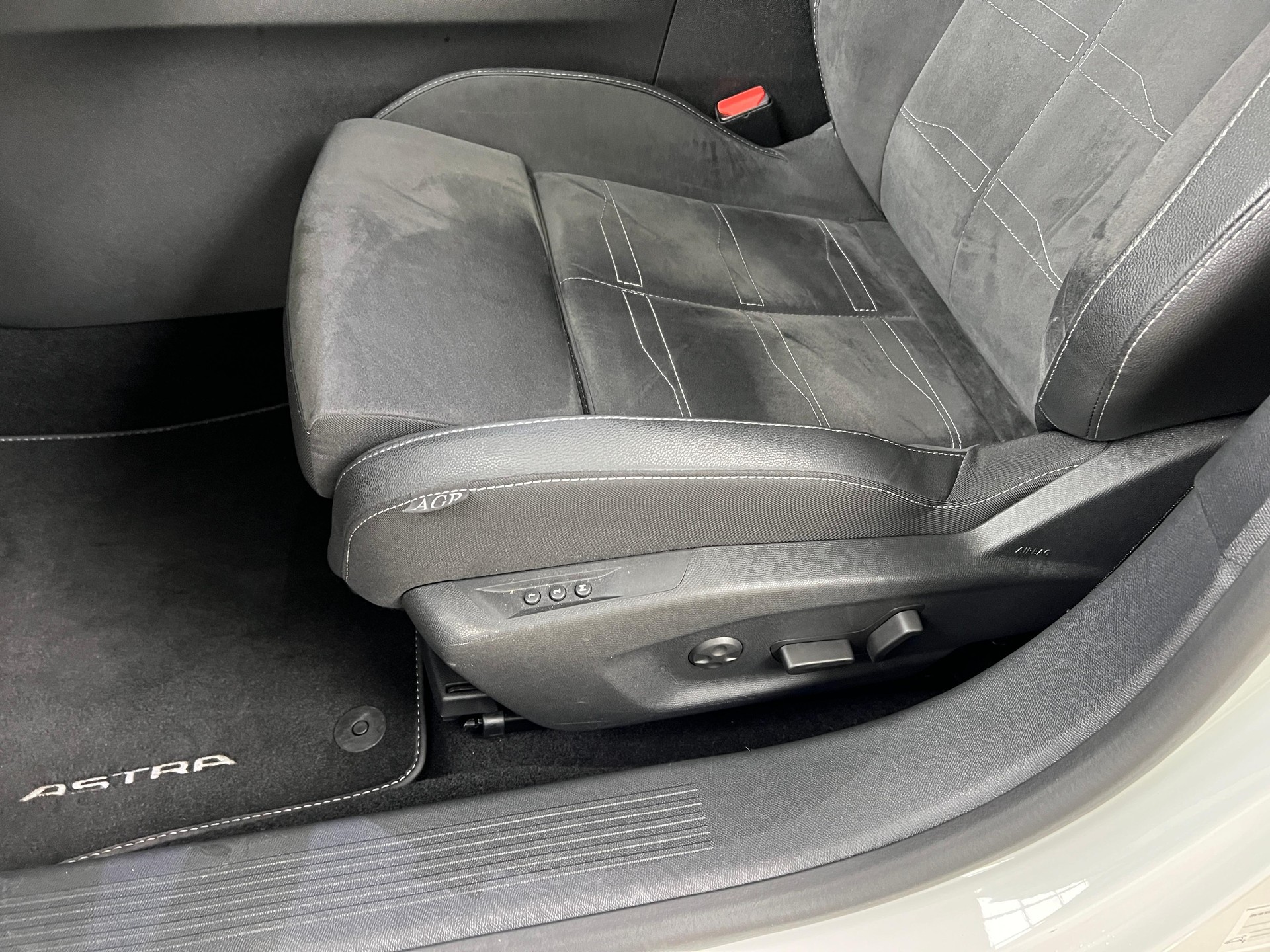 OPEL Astra 1.6 T PHEV 180 Swiss Plus / ab 3,99% Leasing bei Abschluss einer Protect Autoversicherung-image-7