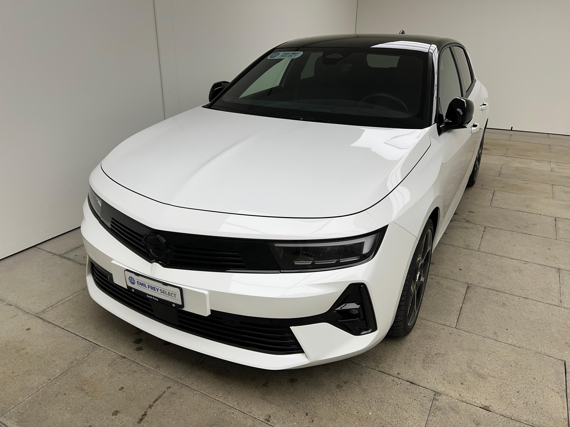 OPEL Astra 1.6 T PHEV 180 Swiss Plus / ab 3,99% Leasing bei Abschluss einer Protect Autoversicherung