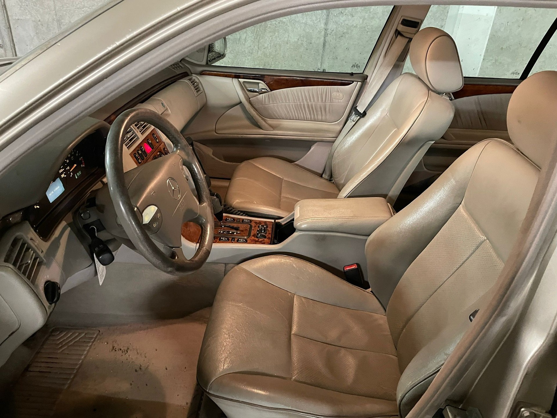 MERCEDES-BENZ E 320 Elégance 4-Matic Automatic-image-11