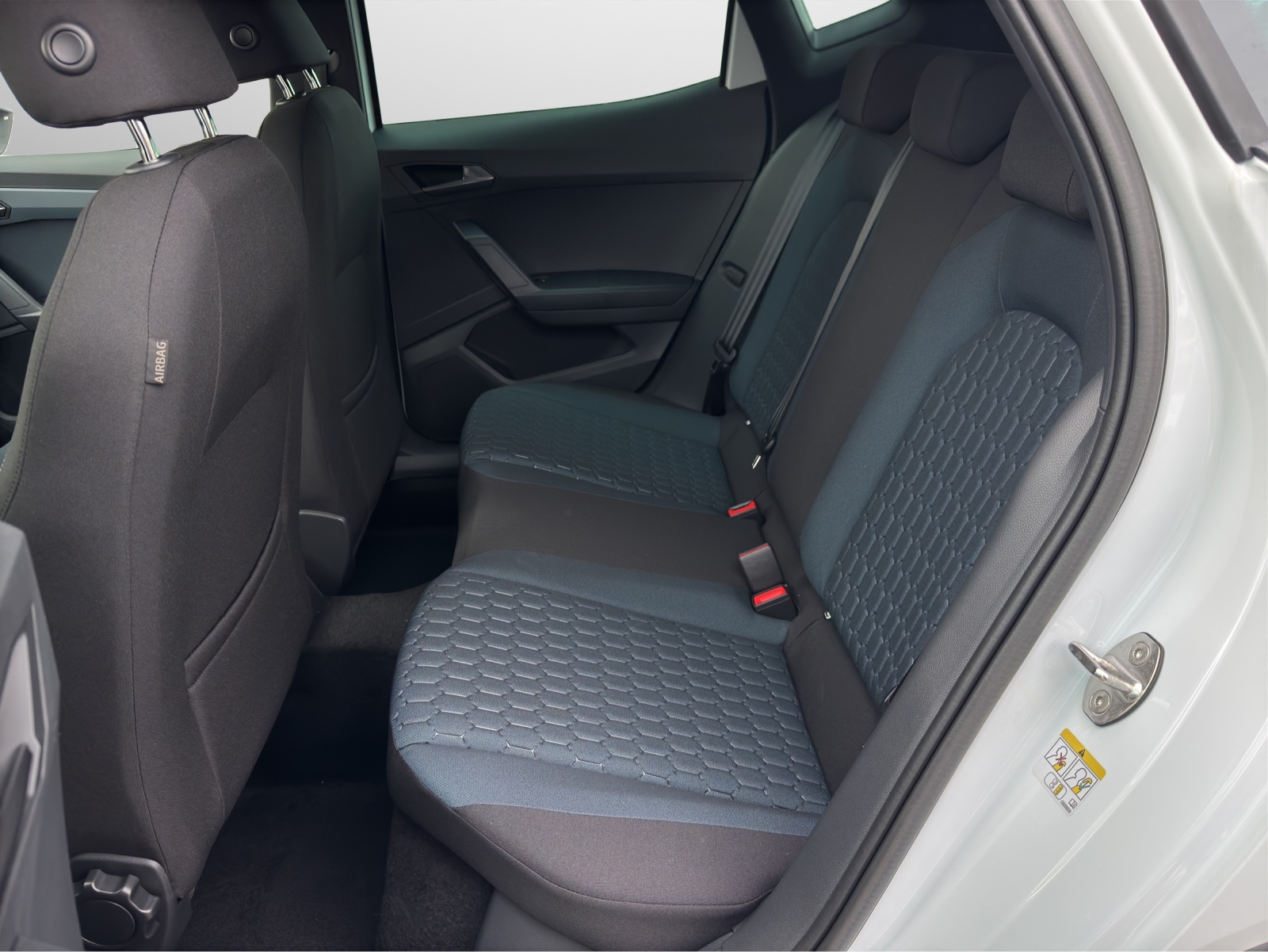 SEAT Arona 1.0 TSI 115 Style DSG-image-8