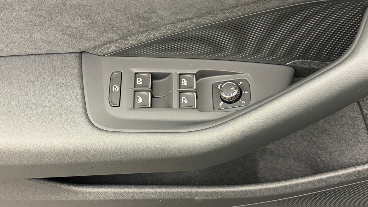 VW Passat Variant 2.0 TDI evo R-Line 4 Motion DSG-image-8