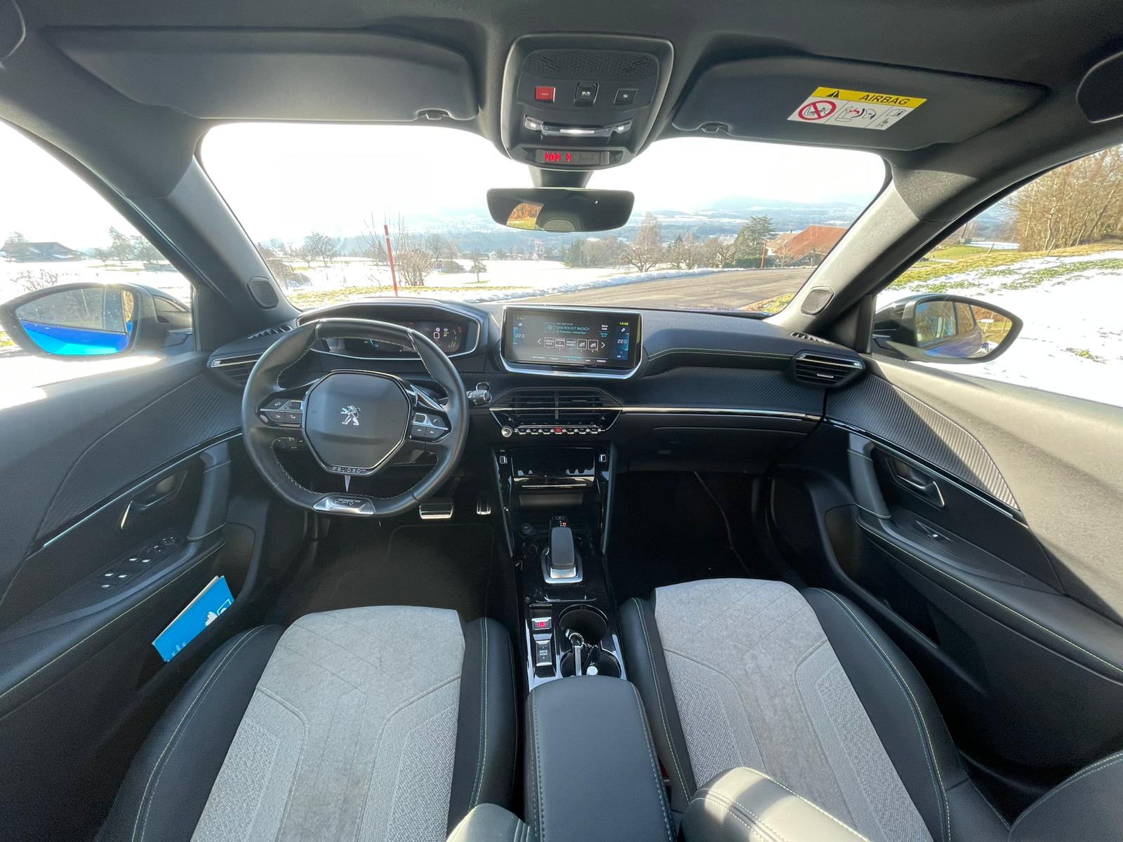 PEUGEOT 2008 e GT Line-image-4