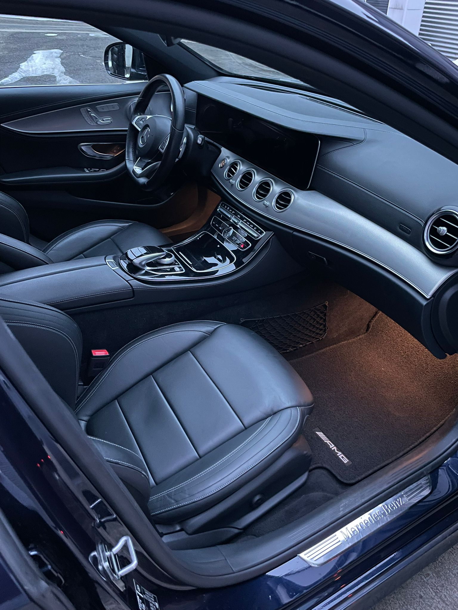 MERCEDES-BENZ E 350 d AMG Line 4Matic 9G-Tronic-image-8