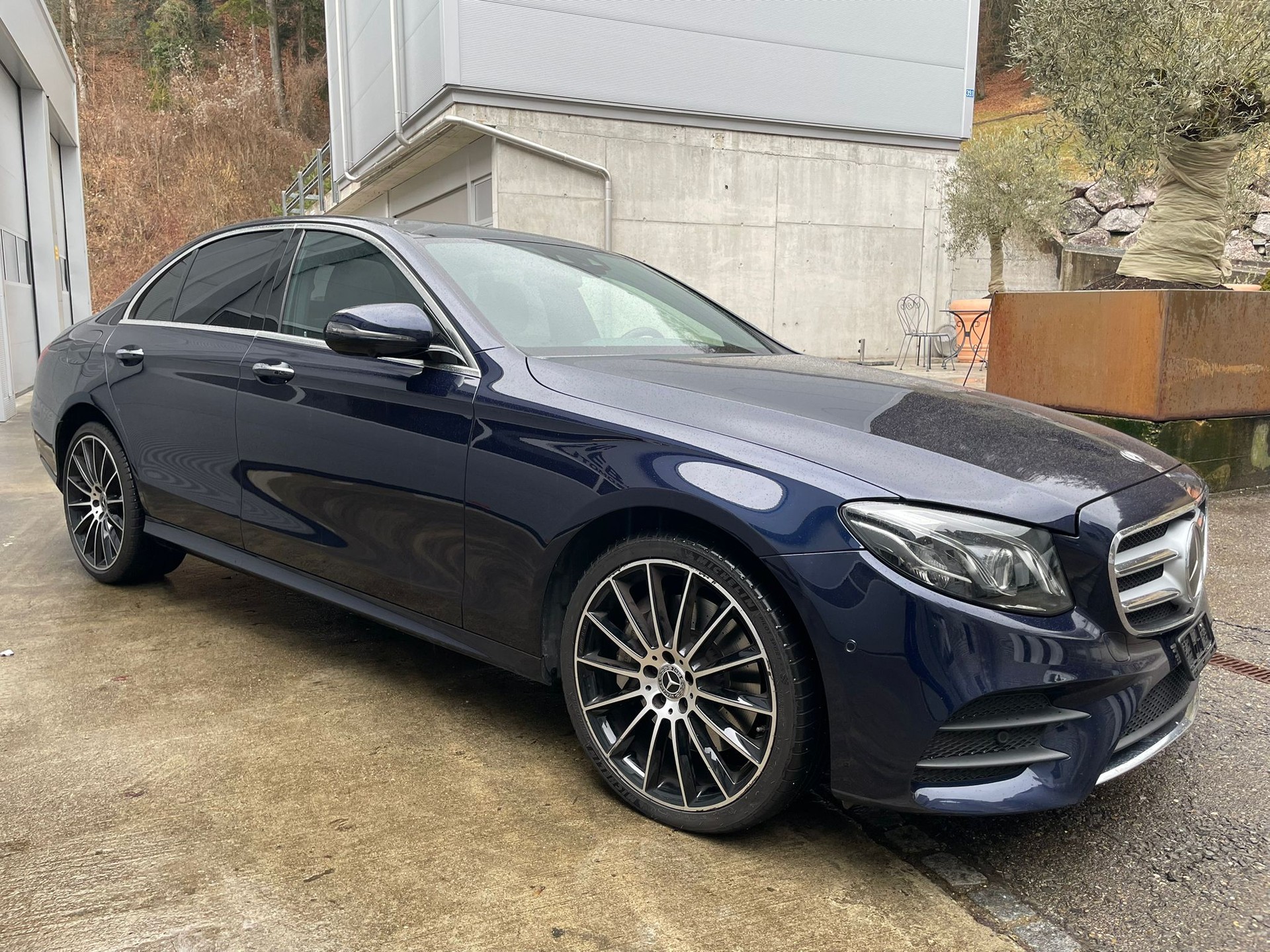 MERCEDES-BENZ E 350 d AMG Line 4Matic 9G-Tronic-image-5