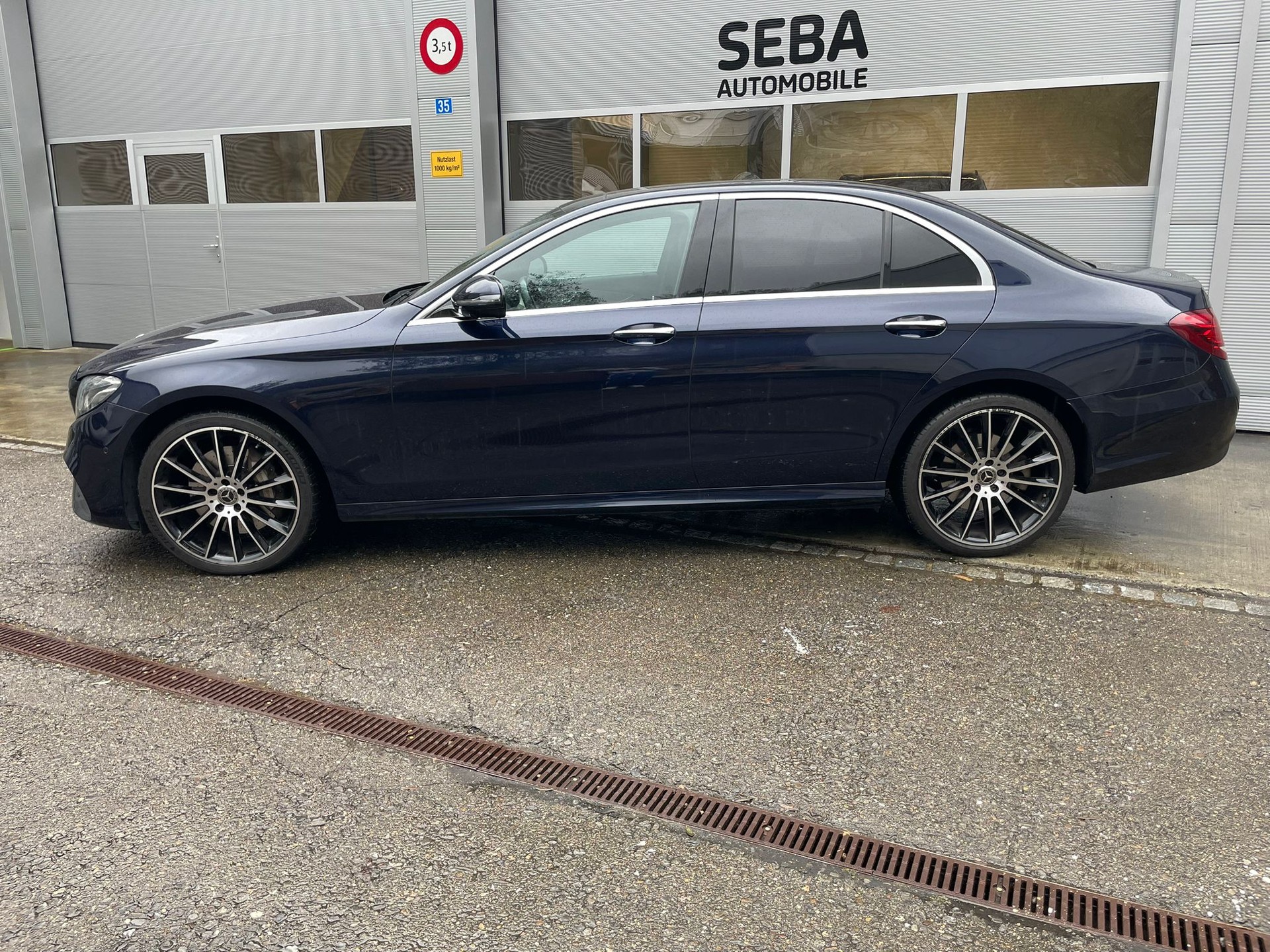 MERCEDES-BENZ E 350 d AMG Line 4Matic 9G-Tronic-image-2