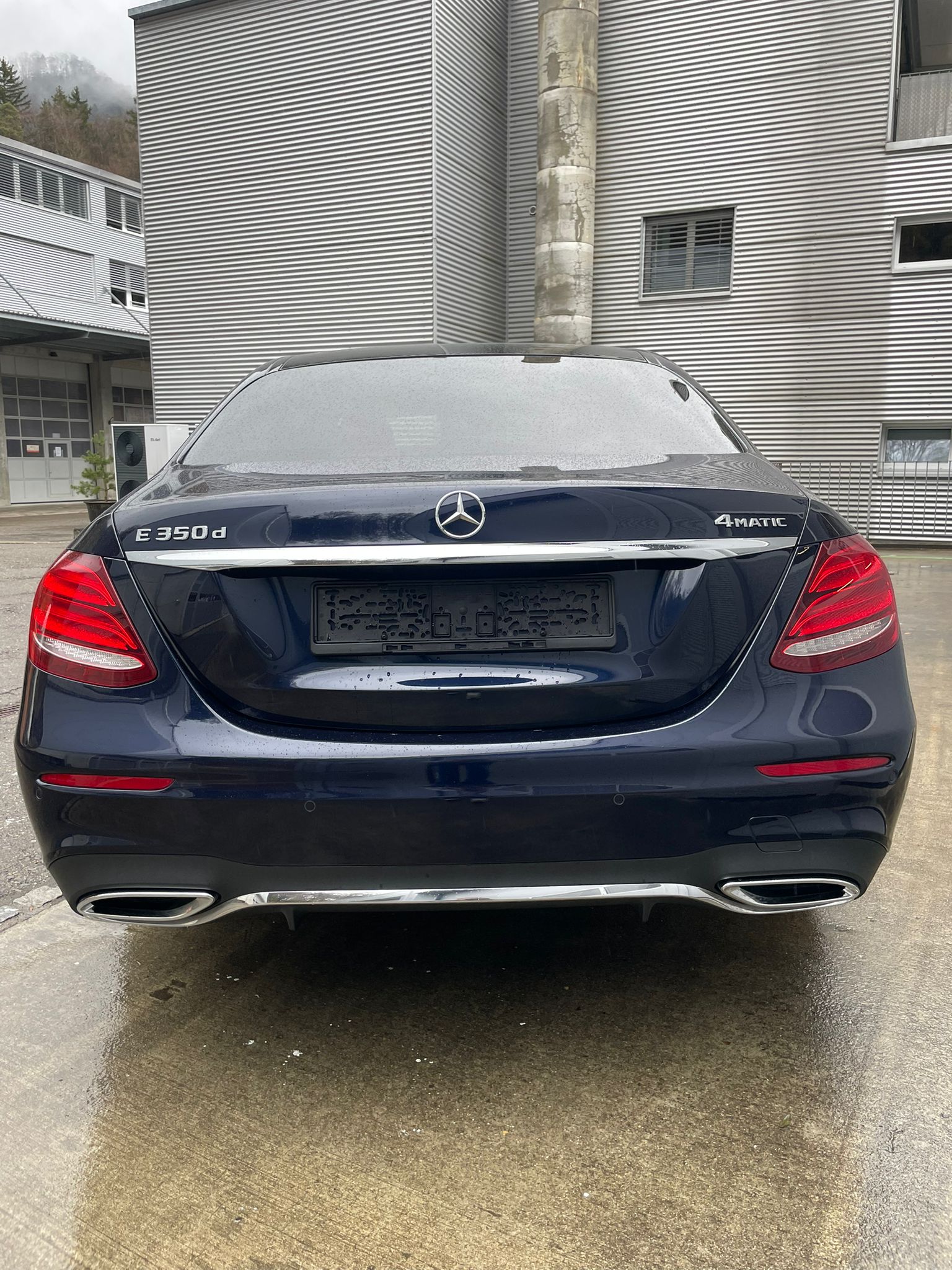 MERCEDES-BENZ E 350 d AMG Line 4Matic 9G-Tronic-image-4