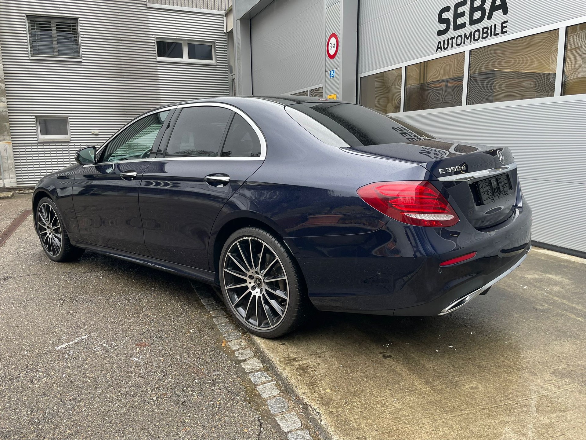MERCEDES-BENZ E 350 d AMG Line 4Matic 9G-Tronic-image-3