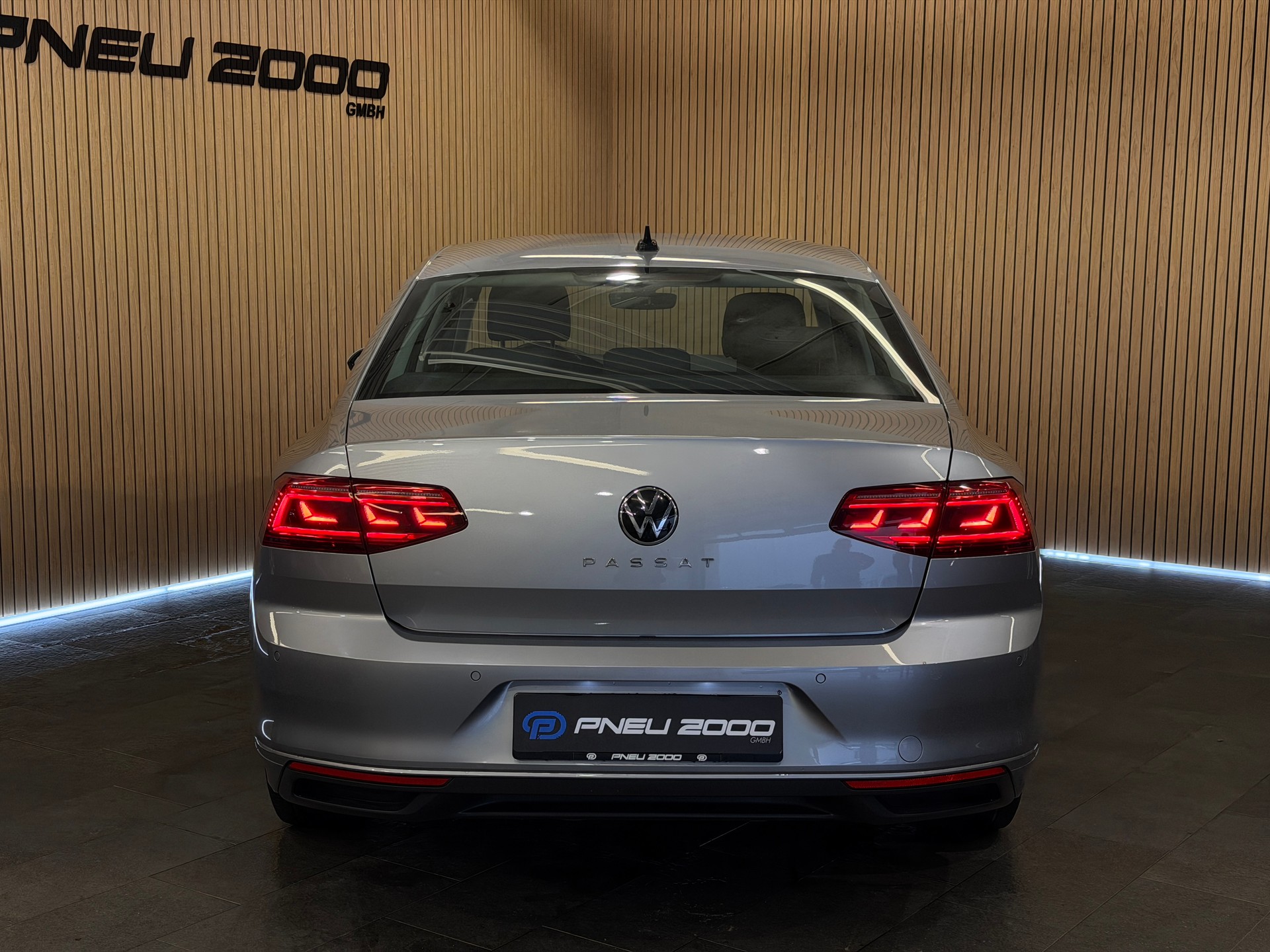 VW Passat 2.0 TDI Business DSG-image-3