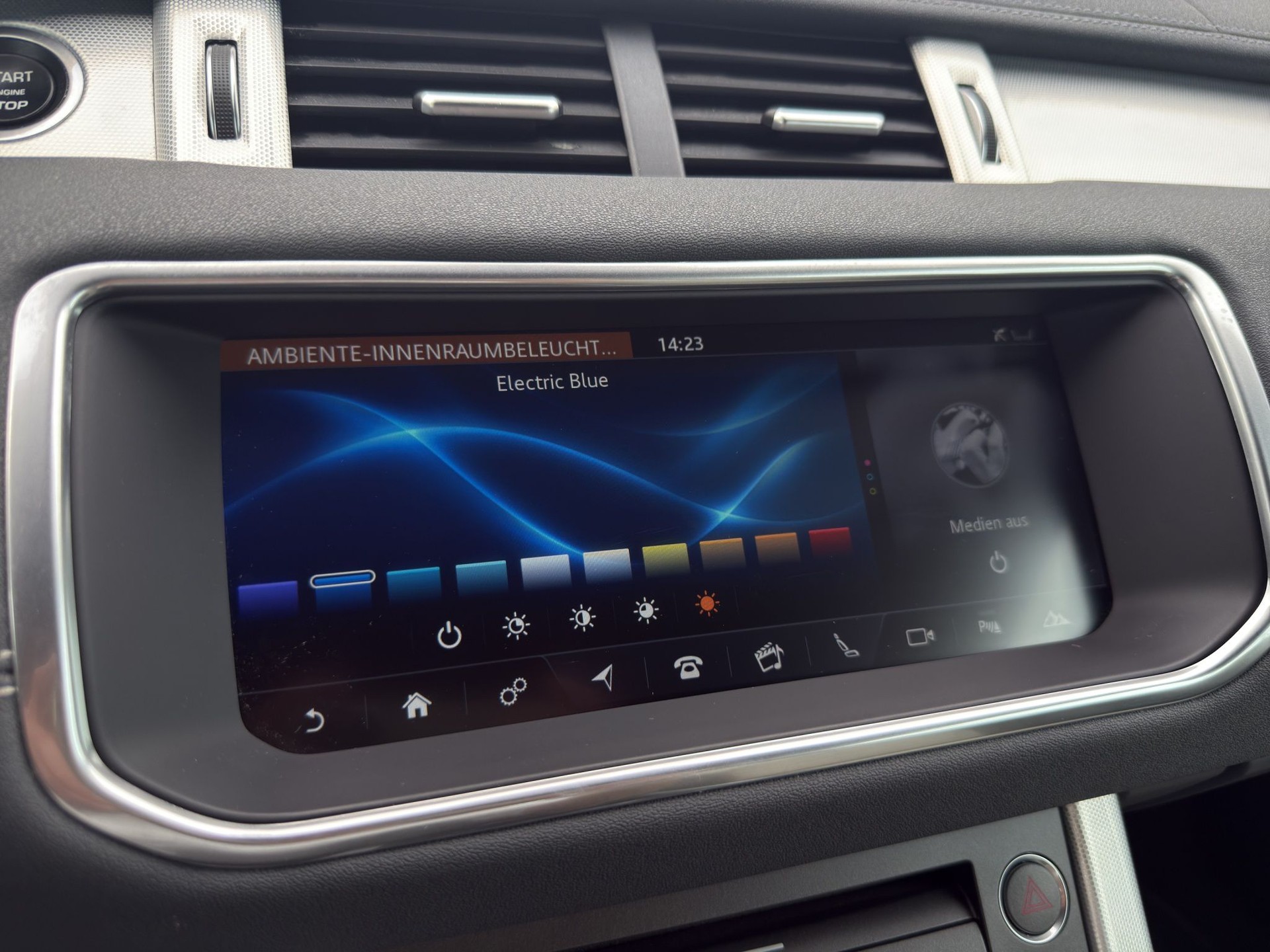 LAND ROVER Range Rover Evoque Convert. 2.0Si4 HSE Dynamic AT9-image-4