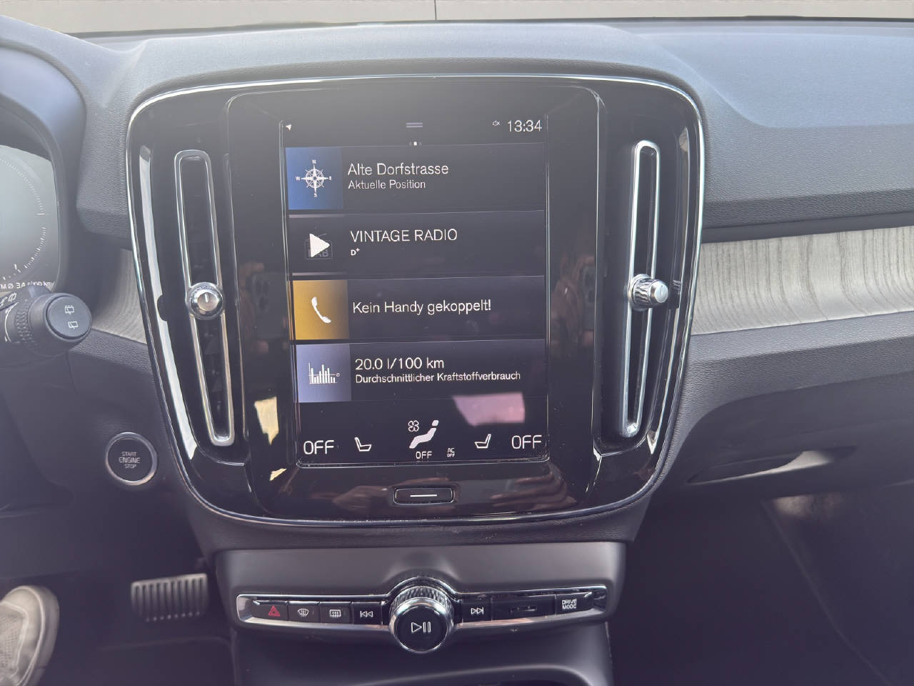VOLVO XC40 1.5 T4 PiH Inscription .-image-14